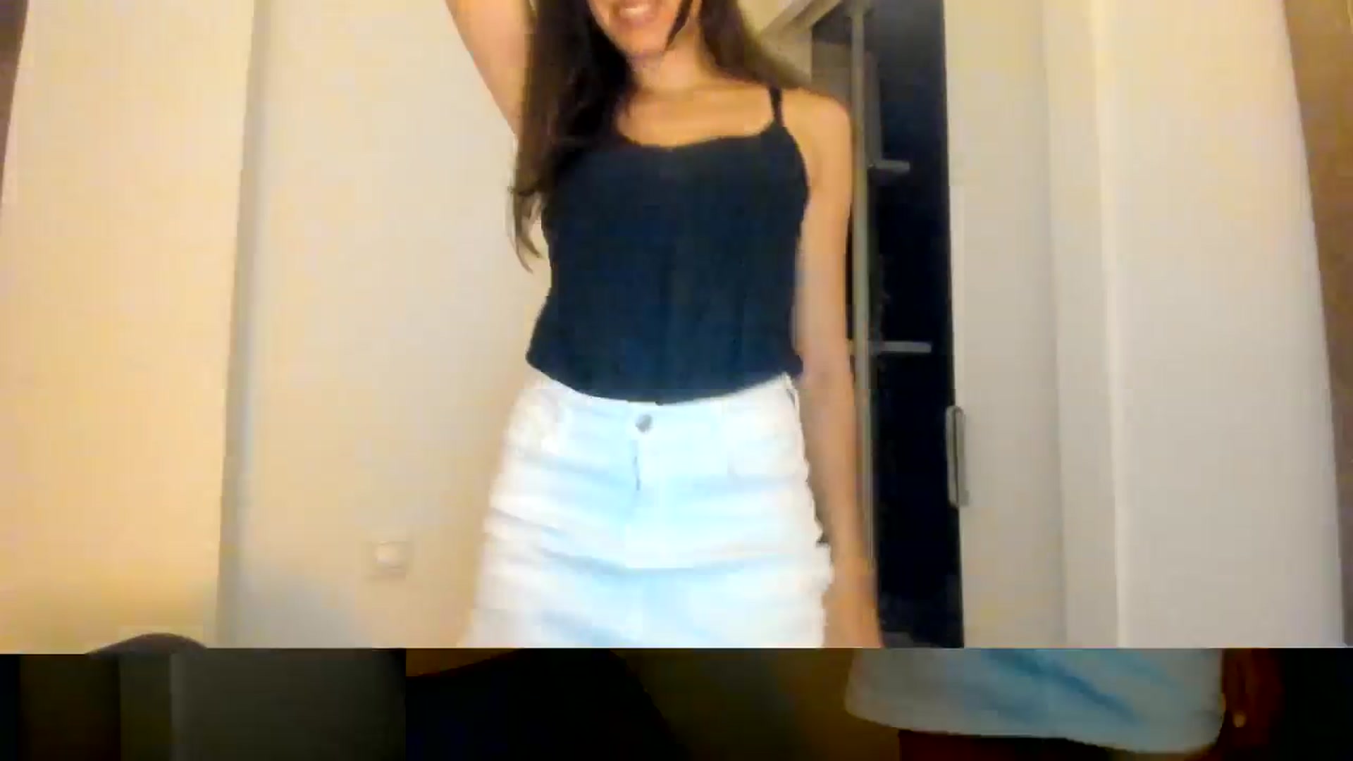 Gallery image thumbnail from LuckyHoneyyy's myfreecams stream on, 08/14/2025, 02:10 image 10 of 20