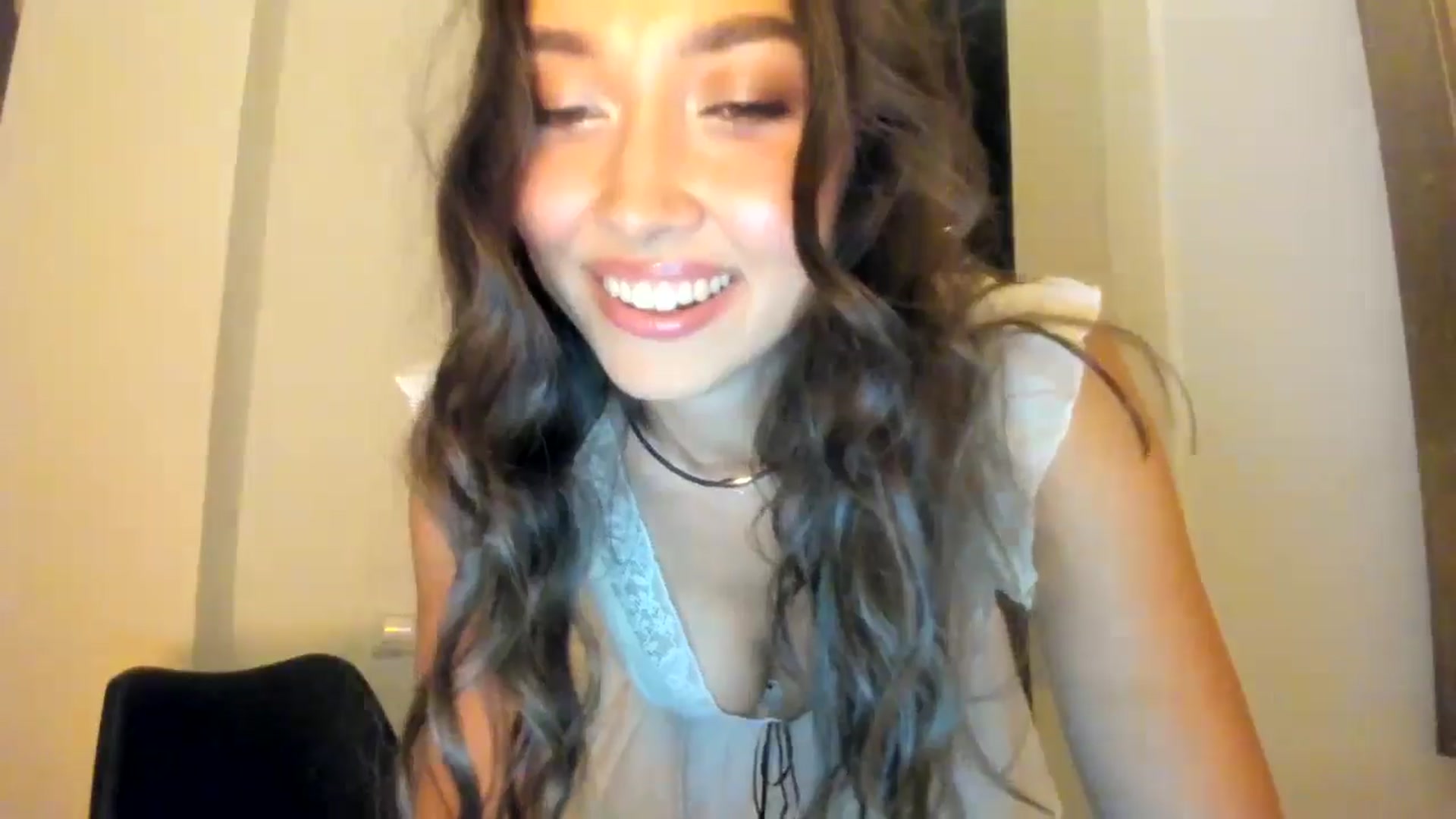 Gallery image thumbnail from LuckyHoneyyy's myfreecams stream on, 09/16/2025, 22:11 image 11 of 20