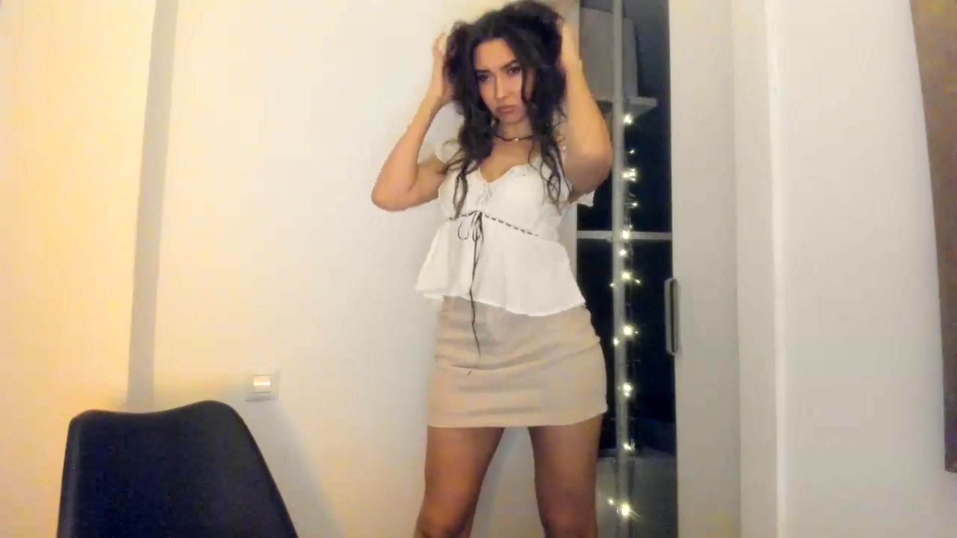 Gallery image thumbnail from LuckyHoneyyy's myfreecams stream on, 09/16/2025, 22:11 image 10 of 20