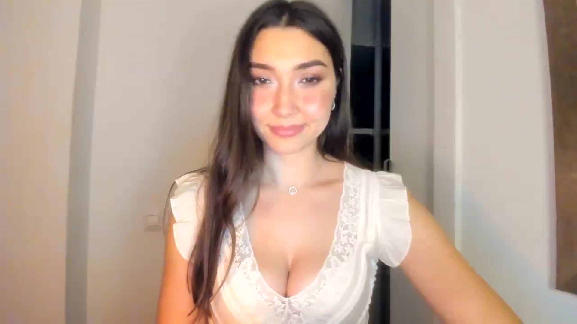 Gallery image thumbnail from LuckyHoneyyy's myfreecams stream on, 11/20/2025, 03:15 image 16 of 20