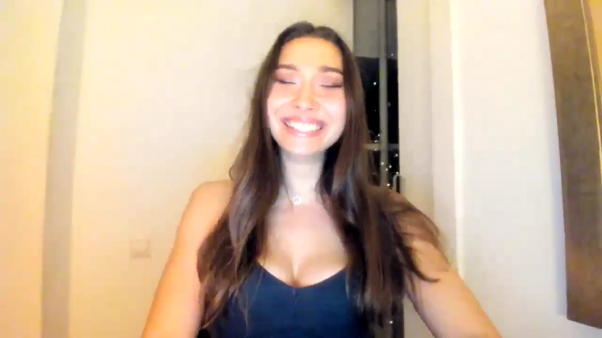 Gallery image thumbnail from LuckyHoneyyy's myfreecams stream on, 12/13/2025, 04:52 image 8 of 20