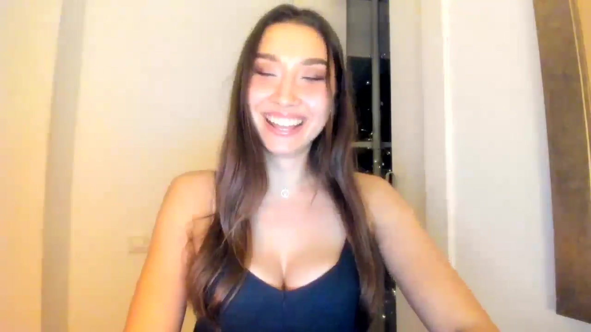 Gallery image thumbnail from LuckyHoneyyy's myfreecams stream on, 12/13/2025, 04:52 image 4 of 20