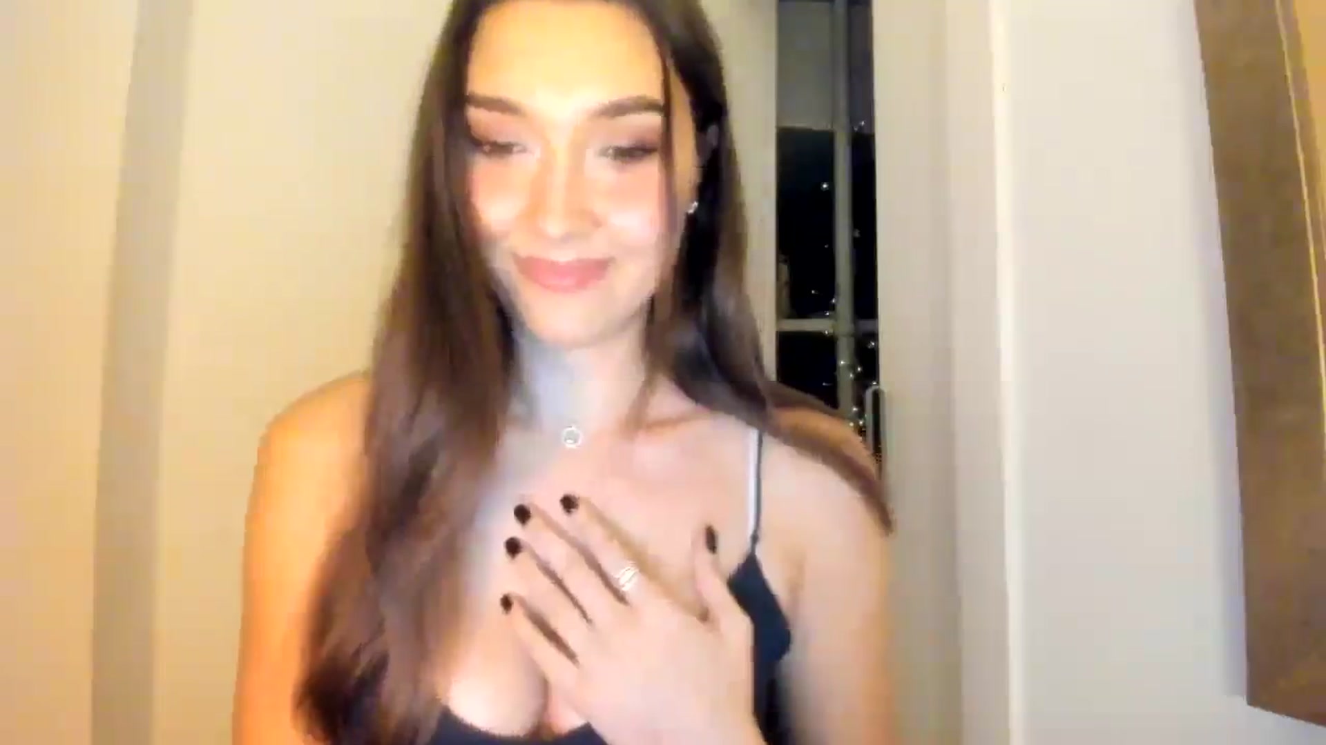Gallery image thumbnail from LuckyHoneyyy's myfreecams stream on, 12/13/2025, 04:52 image 2 of 20