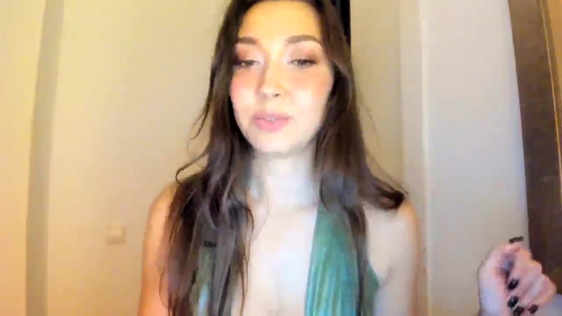 Gallery image thumbnail from LuckyHoneyyy's myfreecams stream on, 12/20/2025, 02:14 image 14 of 20