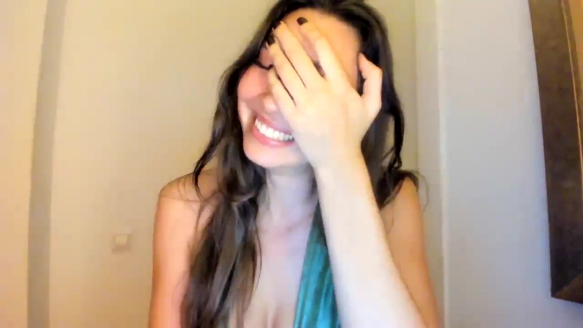 Gallery image thumbnail from LuckyHoneyyy's myfreecams stream on, 12/20/2025, 02:14 image 19 of 20