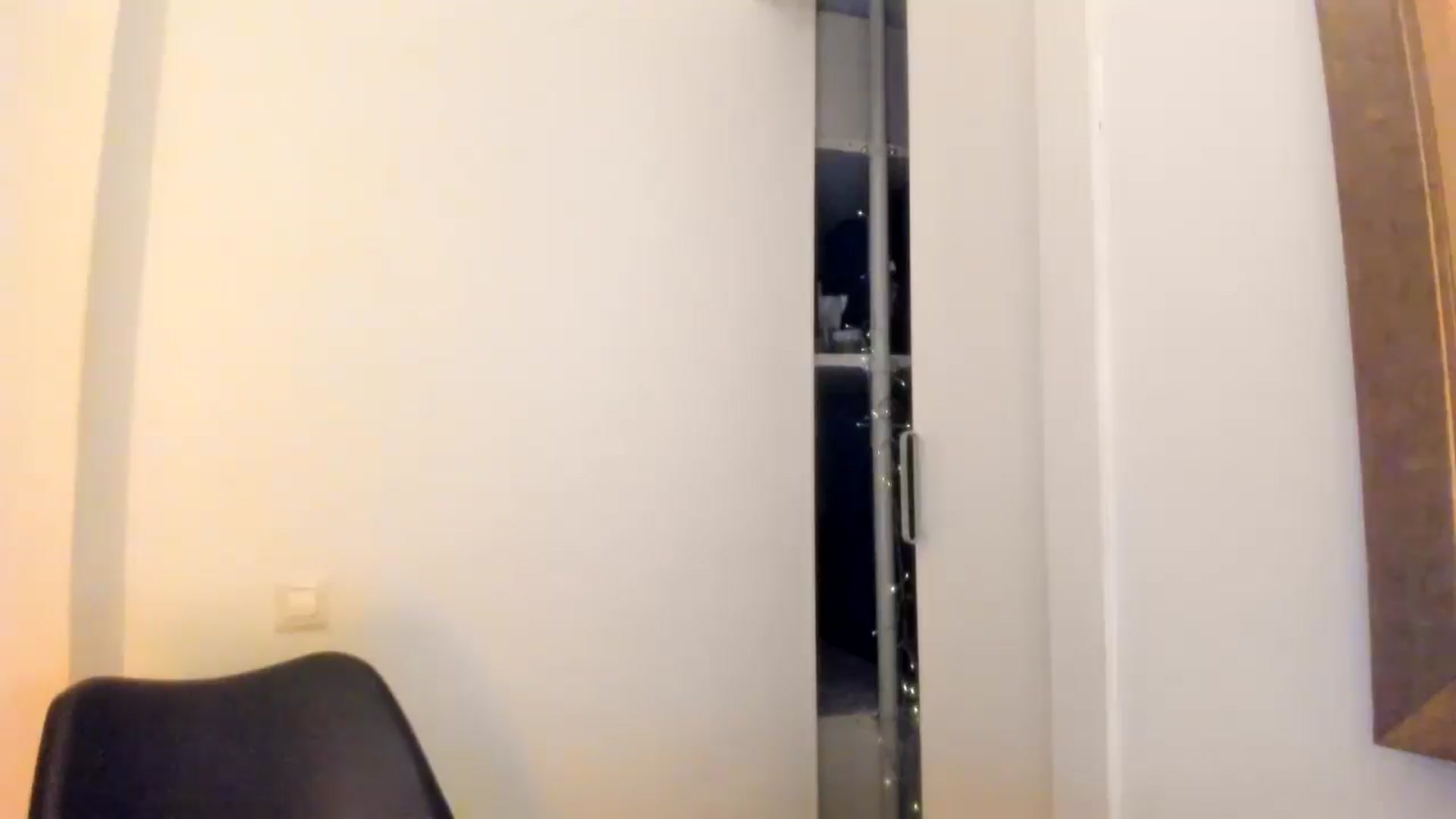 Gallery image thumbnail from LuckyHoneyyy's myfreecams stream on, 12/20/2025, 02:31 image 7 of 20