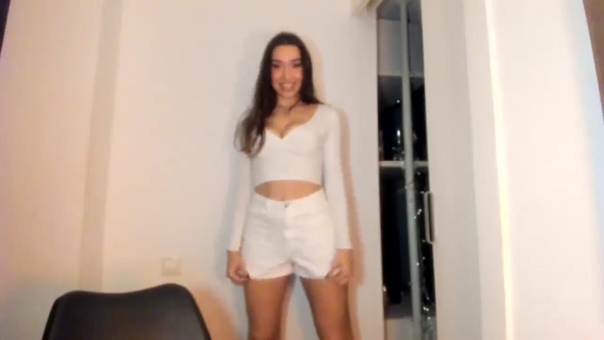 Gallery image thumbnail from LuckyHoneyyy's myfreecams stream on, 12/23/2025, 01:09 image 20 of 20