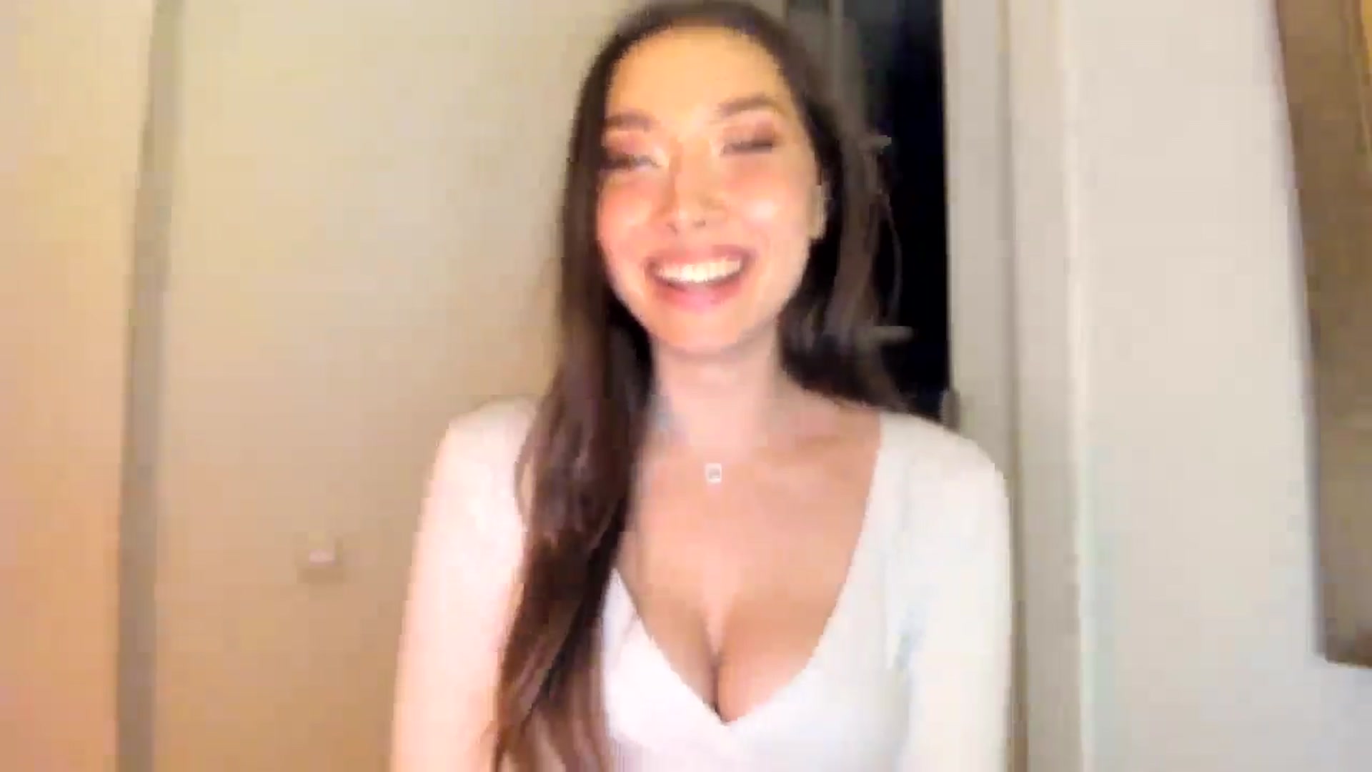 Gallery image thumbnail from LuckyHoneyyy's myfreecams stream on, 01/05/2026, 02:57 image 17 of 20