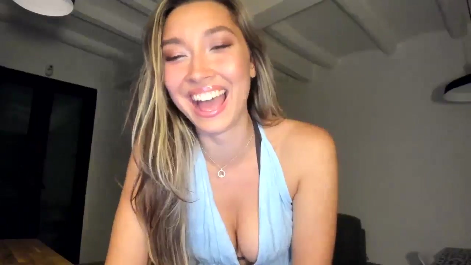 Gallery image thumbnail from LuckyHoneyyy's myfreecams stream on, 03/12/2026, 03:39 image 3 of 20