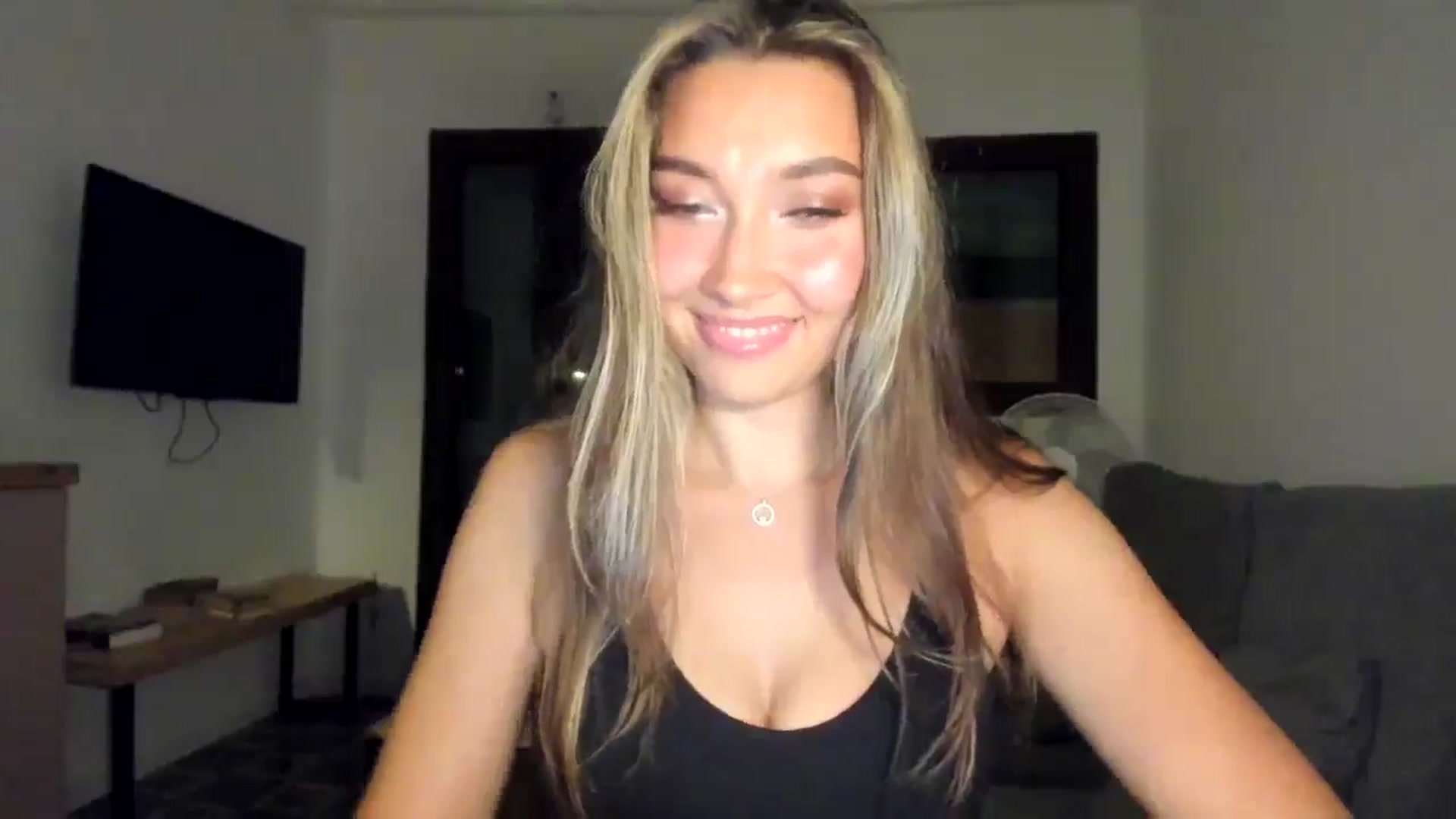 Gallery image thumbnail from LuckyHoneyyy's myfreecams stream on, 03/13/2026, 01:48 image 17 of 20