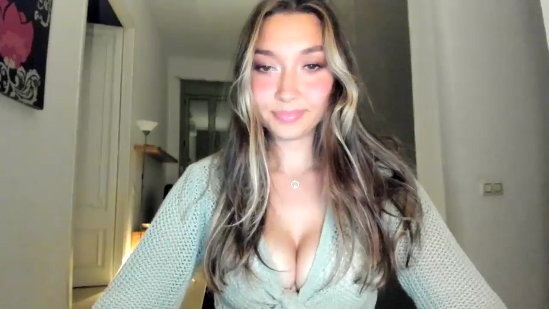 Gallery image thumbnail from LuckyHoneyyy's myfreecams stream on, 03/14/2026, 02:27 image 4 of 20