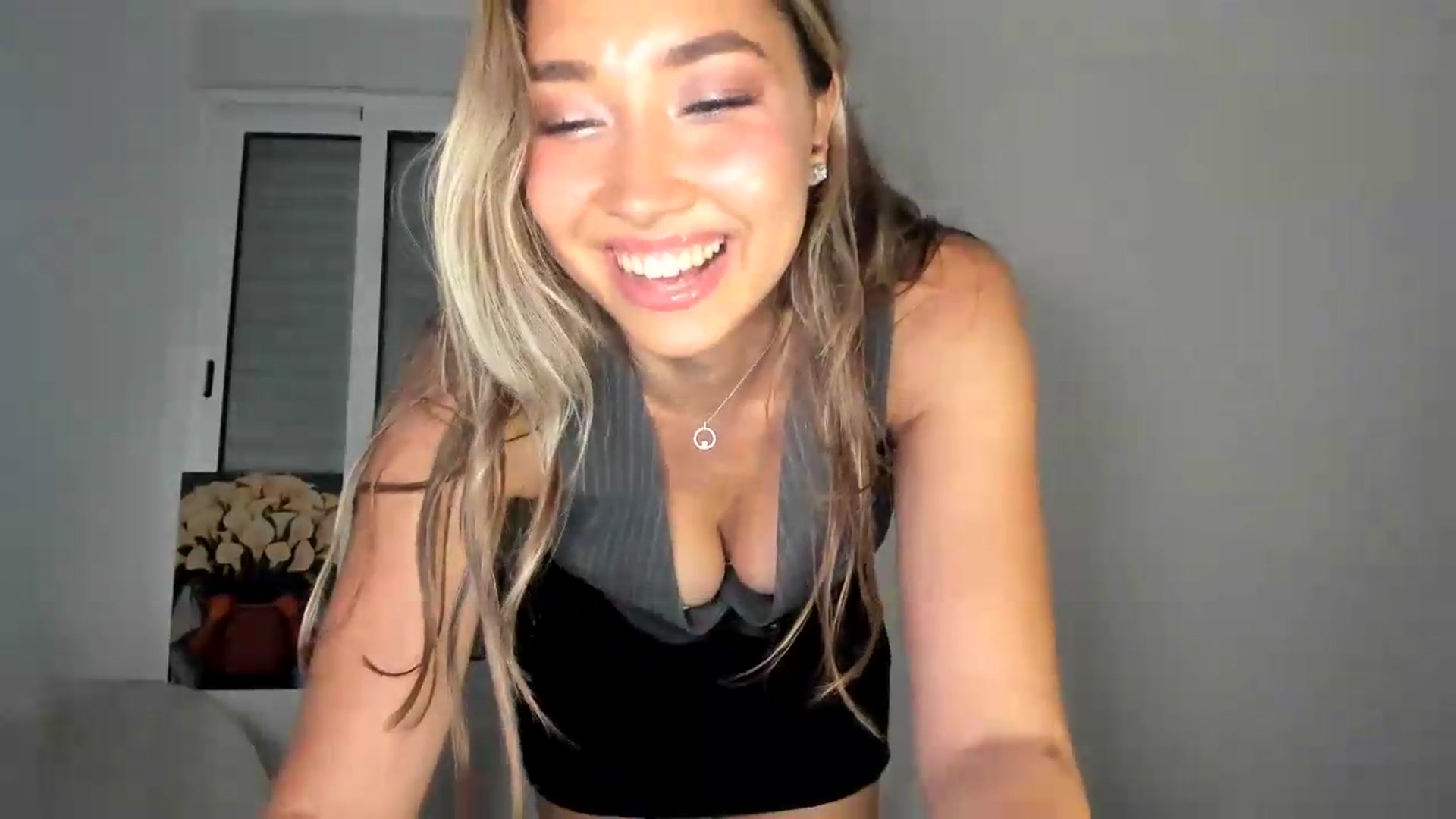 Gallery image thumbnail from LuckyHoneyyy's myfreecams stream on, 07/30/2026, 01:29 image 18 of 20