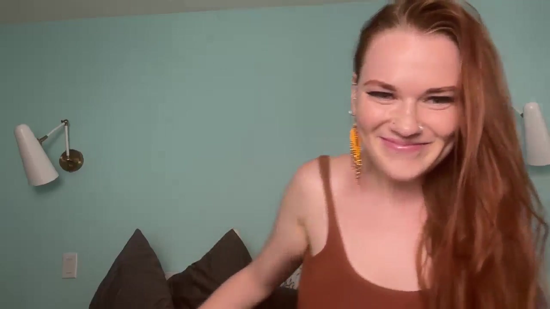 Gallery image thumbnail from LuckyLennox's myfreecams stream on, 08/01/2024, 23:32 image 16 of 20