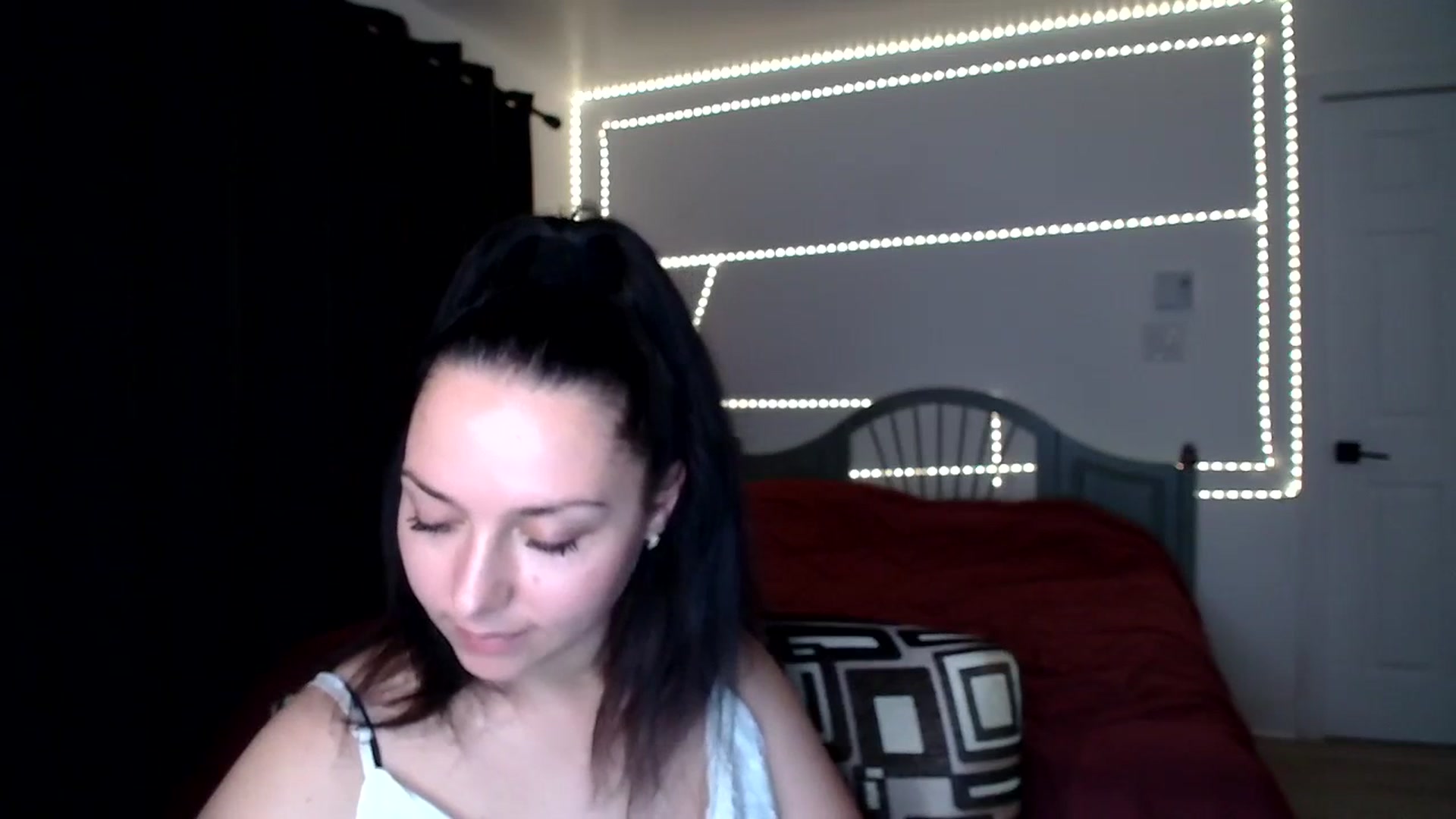 Gallery image thumbnail from LuckyLucky's myfreecams stream on, 12/25/2023, 11:51 image 12 of 20