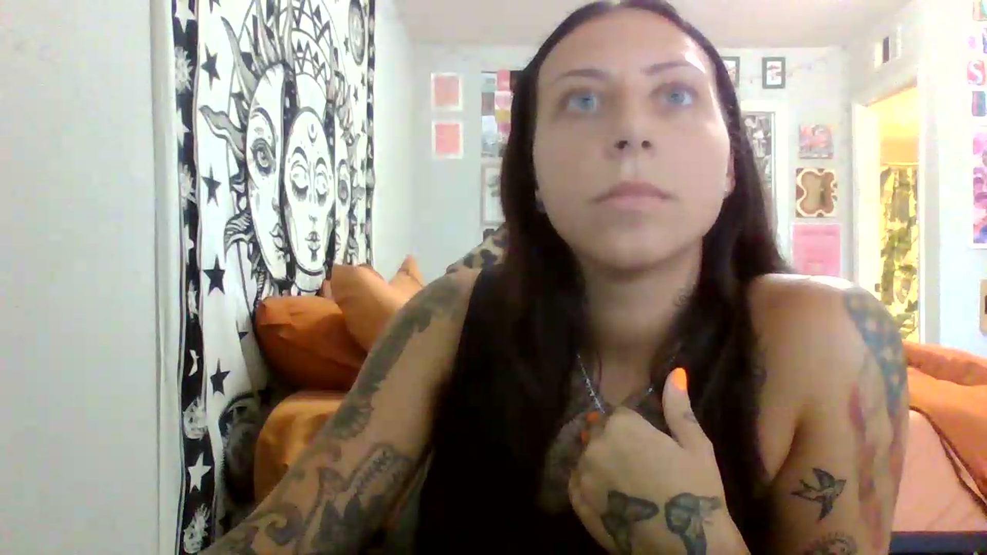 Gallery image thumbnail from LuckyLucy's myfreecams stream on, 05/31/2026, 19:57 image 7 of 20