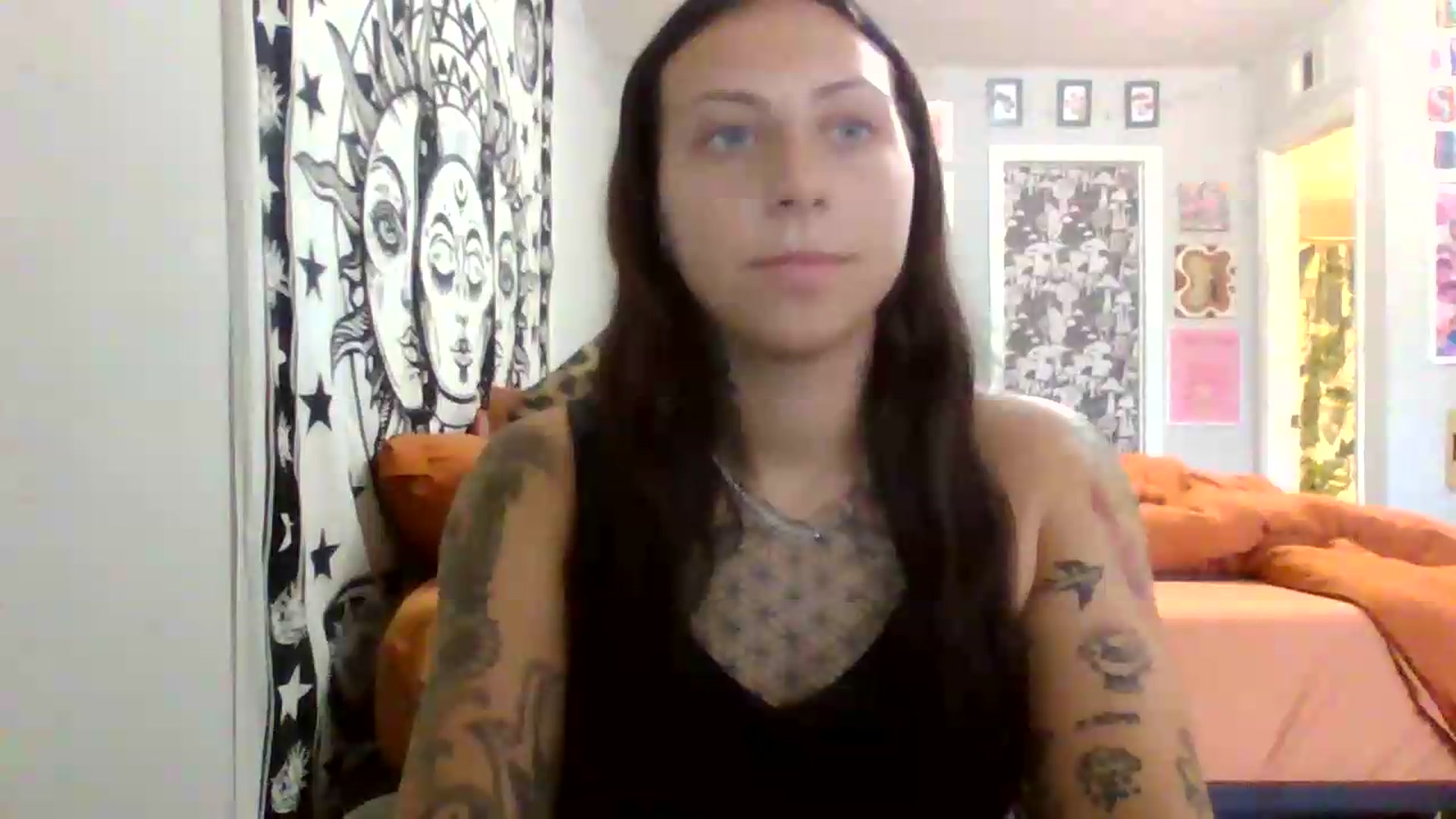 Gallery image thumbnail from LuckyLucy's myfreecams stream on, 05/31/2026, 19:57 image 14 of 20