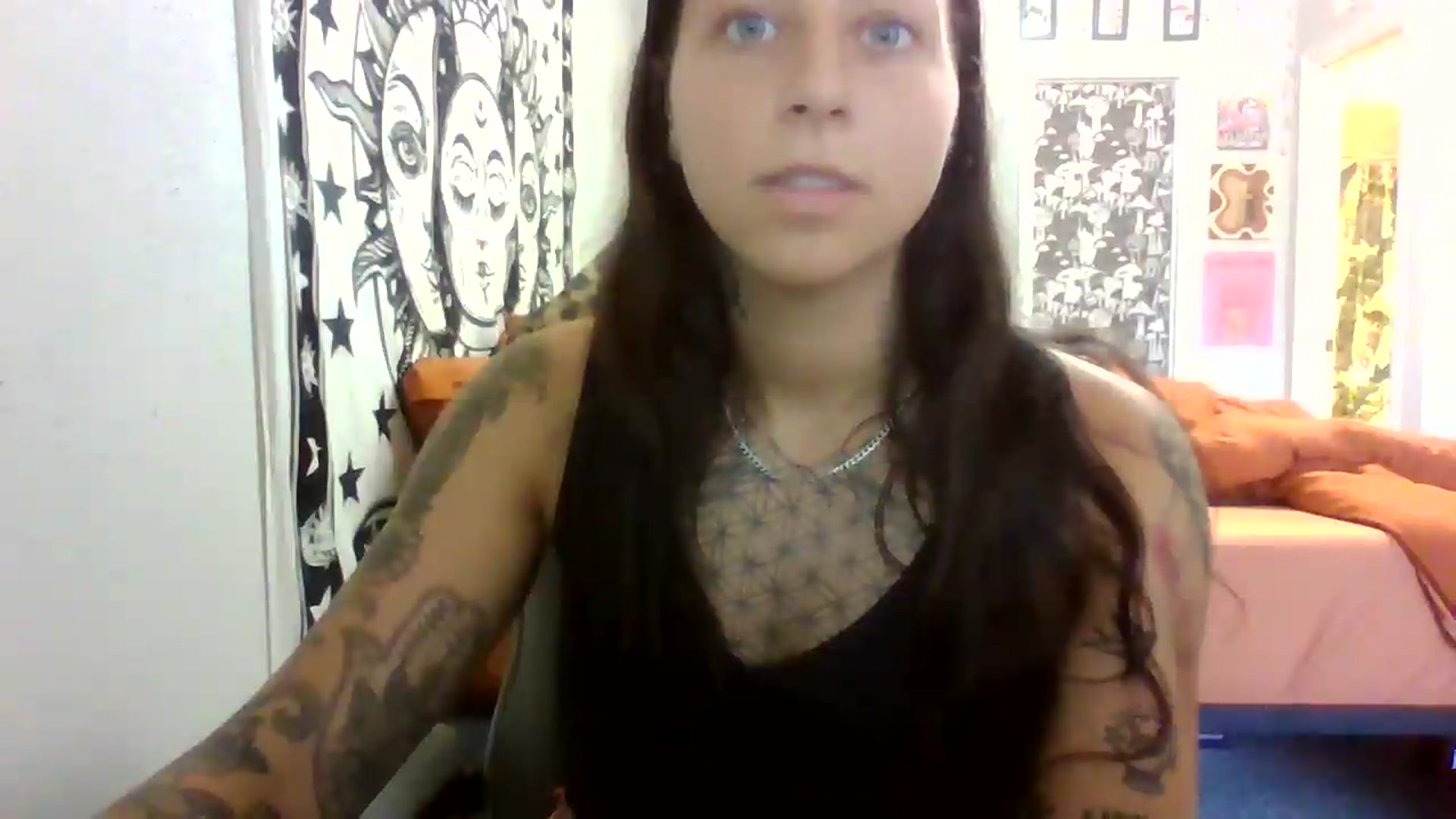 Gallery image thumbnail from LuckyLucy's myfreecams stream on, 05/31/2026, 20:23 image 18 of 20