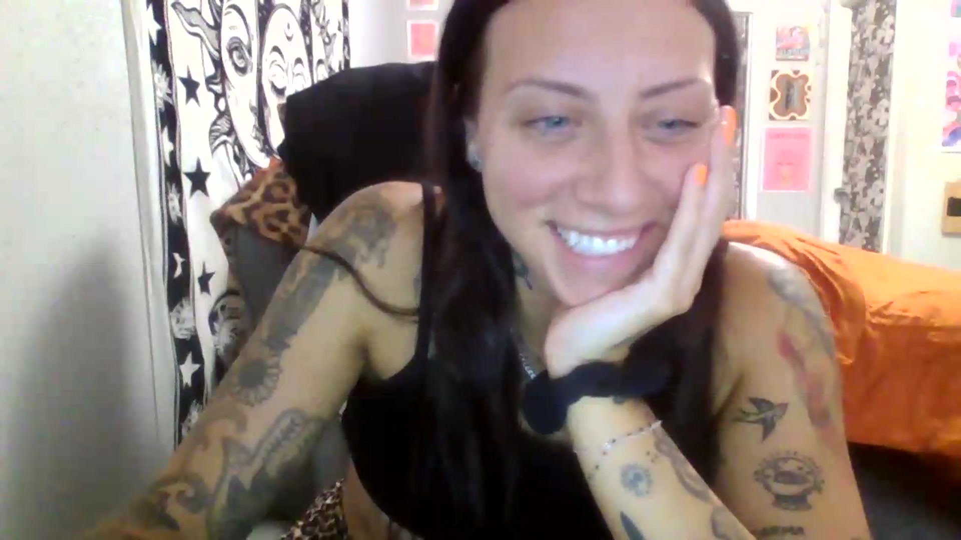 Gallery image thumbnail from LuckyLucy's myfreecams stream on, 06/02/2026, 23:37 image 9 of 20