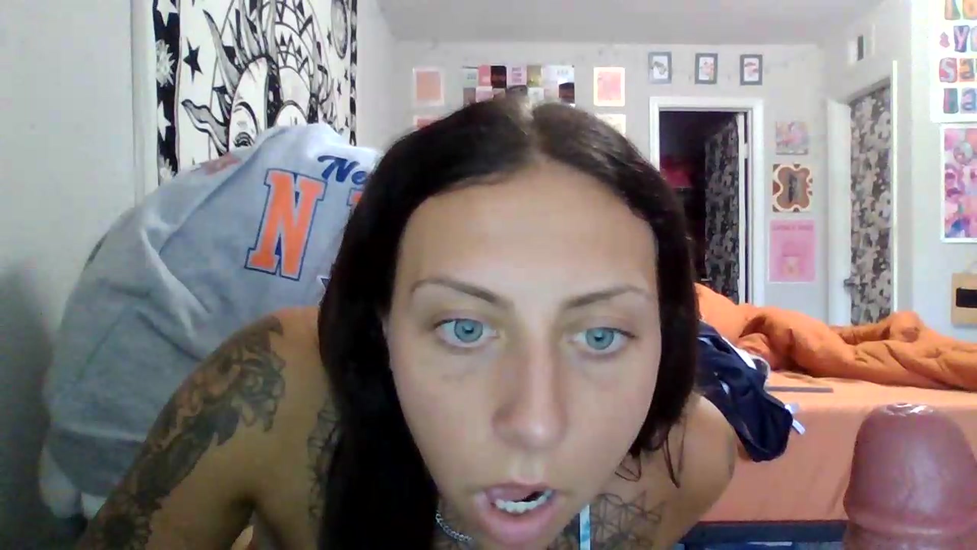 Gallery image thumbnail from LuckyLucy's myfreecams stream on, 06/05/2026, 20:10 image 6 of 20