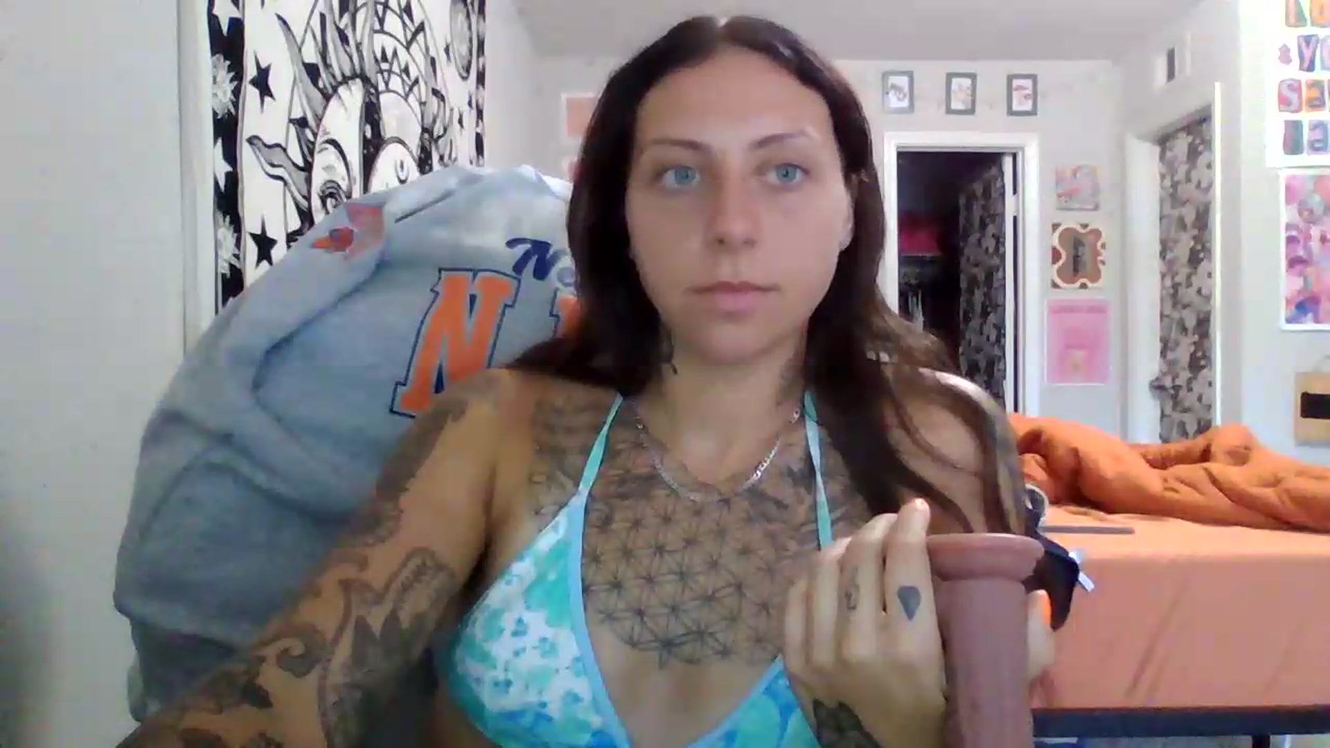 Gallery image thumbnail from LuckyLucy's myfreecams stream on, 06/05/2026, 20:10 image 8 of 20