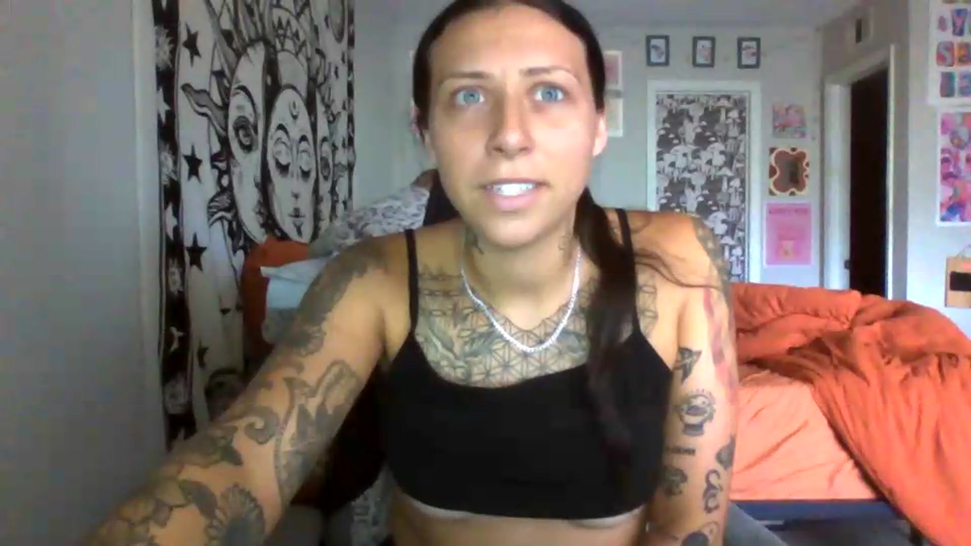 Gallery image thumbnail from LuckyLucy's myfreecams stream on, 06/07/2026, 15:37 image 4 of 20