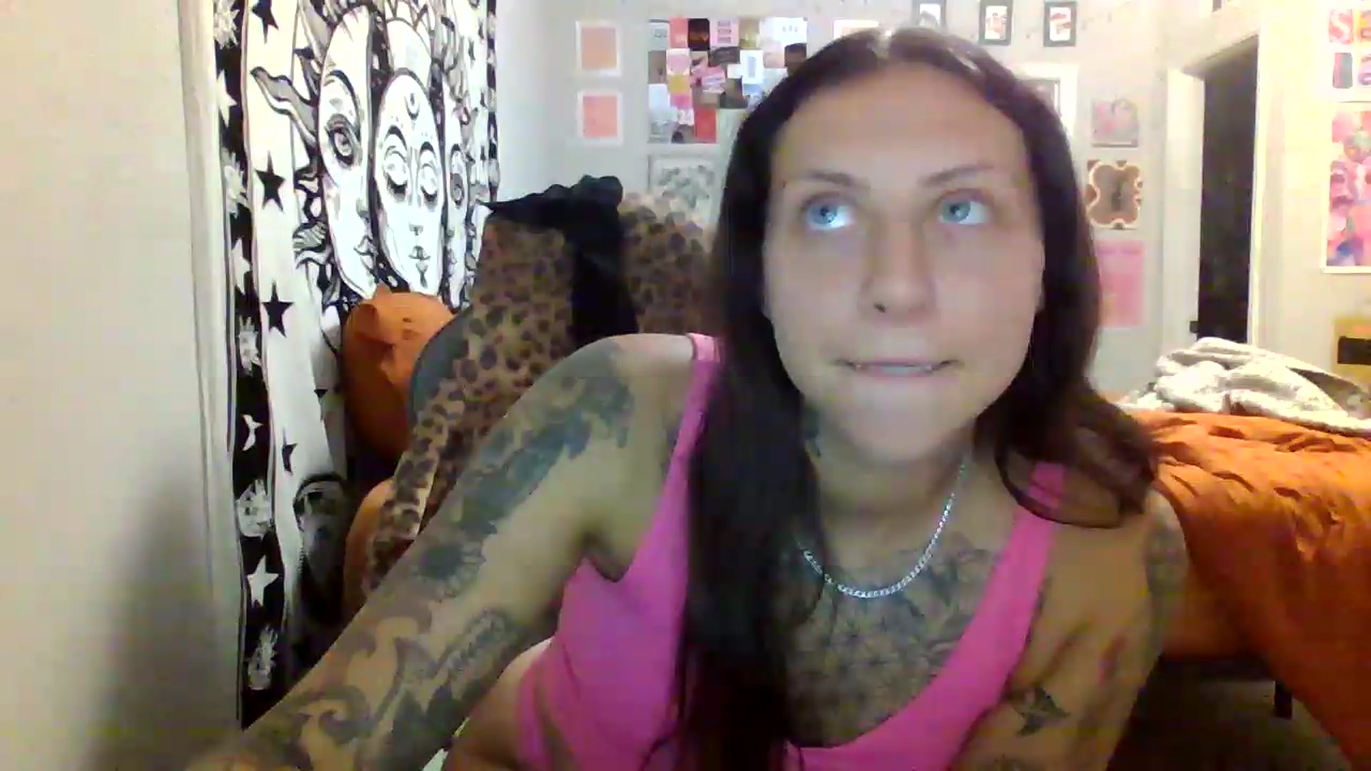 Gallery image thumbnail from LuckyLucy's myfreecams stream on, 06/08/2026, 01:01 image 16 of 20