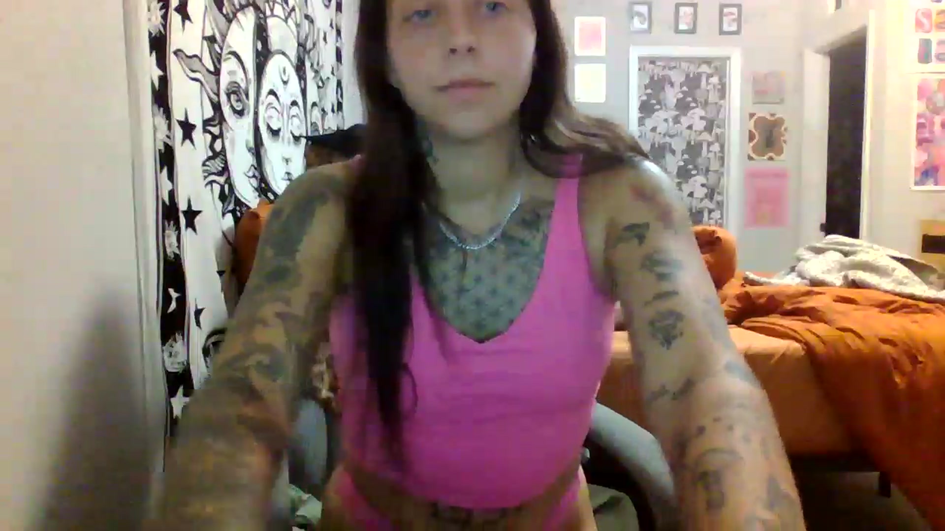 Gallery image thumbnail from LuckyLucy's myfreecams stream on, 06/08/2026, 01:01 image 17 of 20