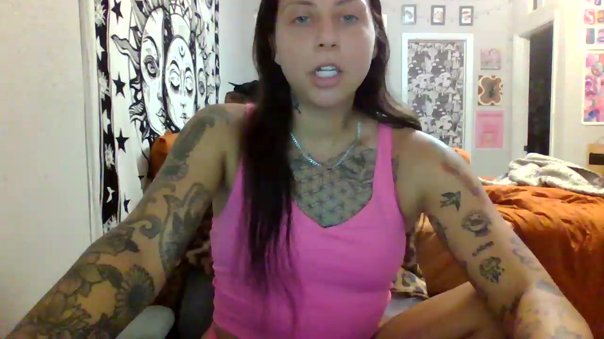Gallery image thumbnail from LuckyLucy's myfreecams stream on, 06/08/2026, 01:01 image 3 of 20