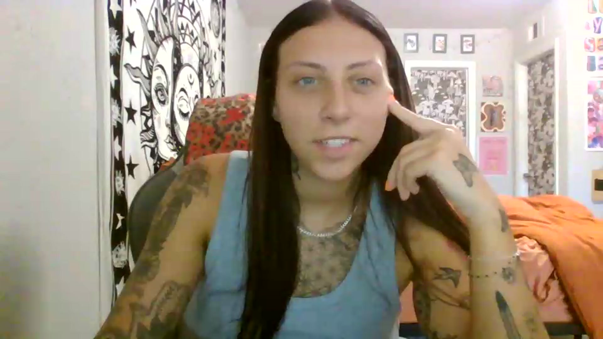 Gallery image thumbnail from LuckyLucy's myfreecams stream on, 06/11/2026, 20:32 image 4 of 20