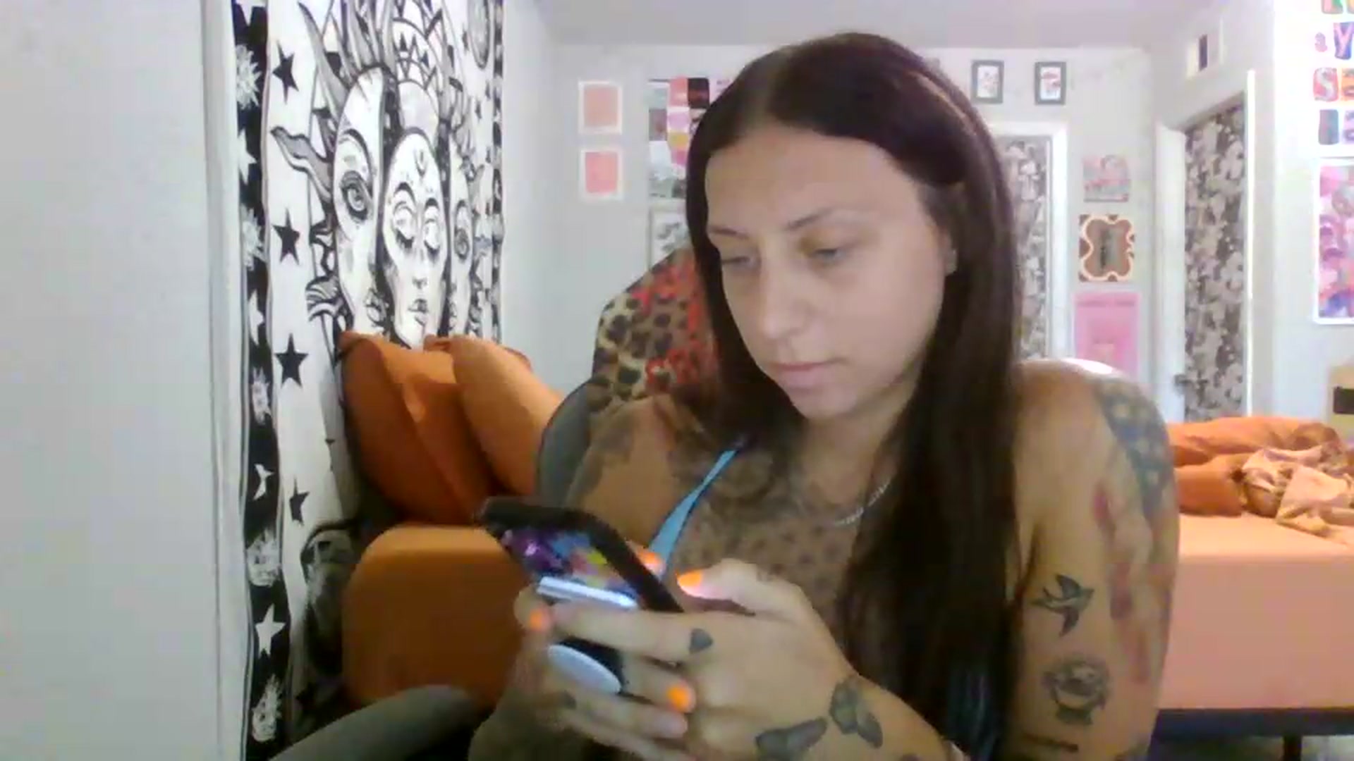 Gallery image thumbnail from LuckyLucy's myfreecams stream on, 06/18/2026, 20:46 image 18 of 20