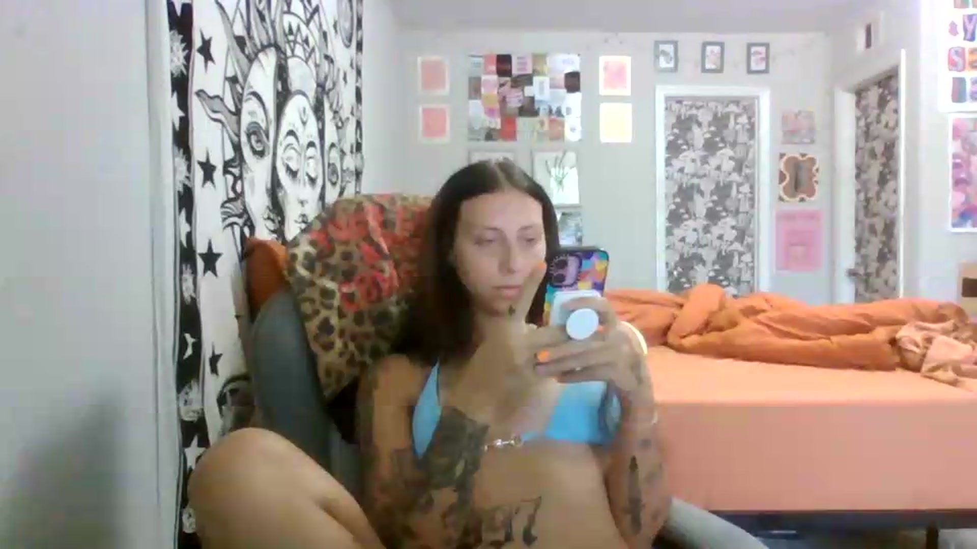 Gallery image thumbnail from LuckyLucy's myfreecams stream on, 06/18/2026, 20:46 image 11 of 20