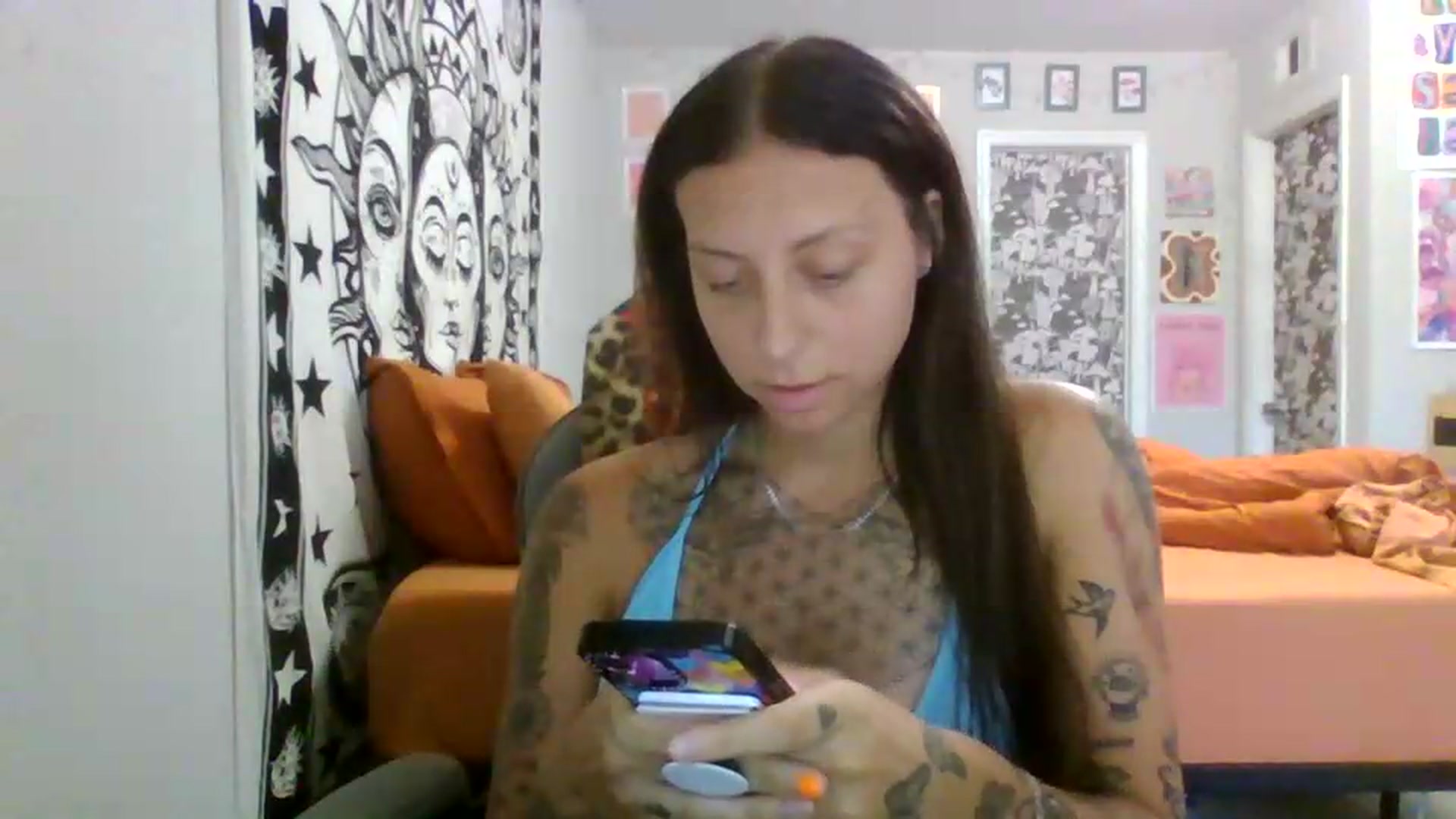 Gallery image thumbnail from LuckyLucy's myfreecams stream on, 06/18/2026, 20:46 image 17 of 20