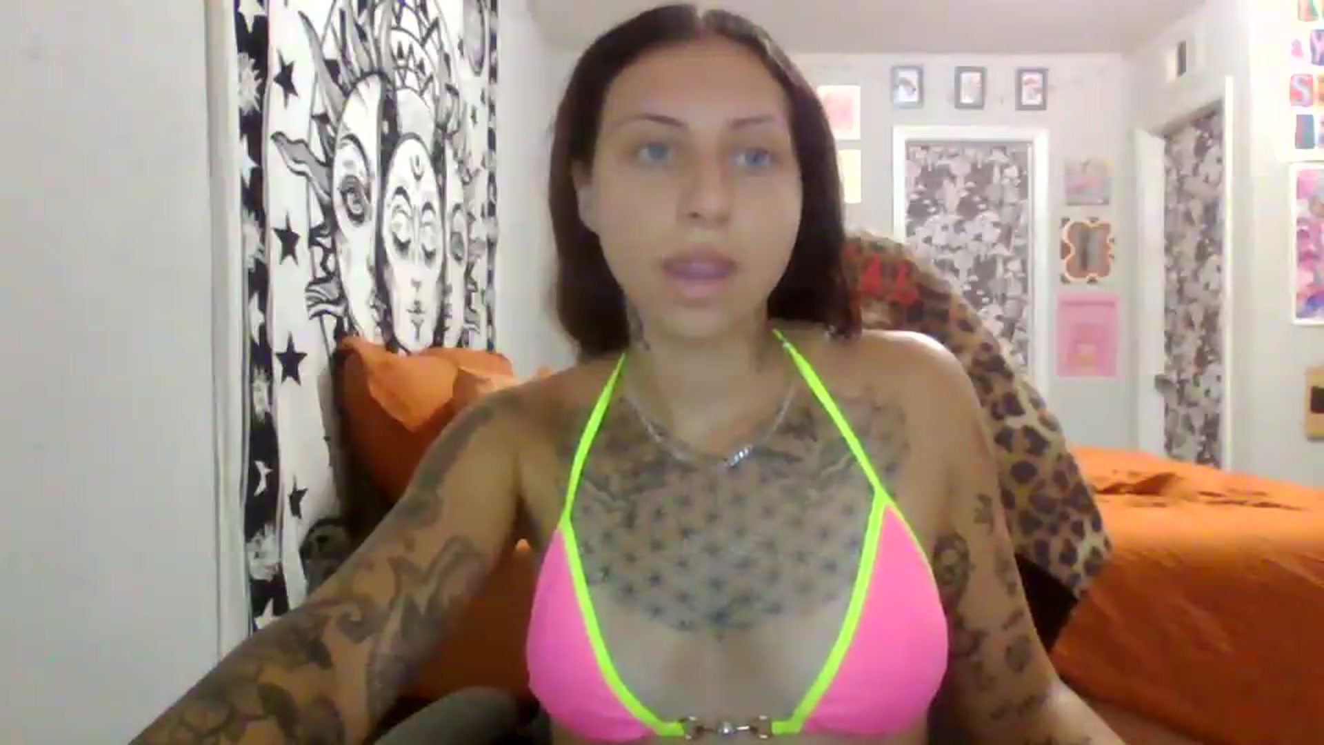Gallery image thumbnail from LuckyLucy's myfreecams stream on, 06/20/2026, 18:22 image 4 of 20
