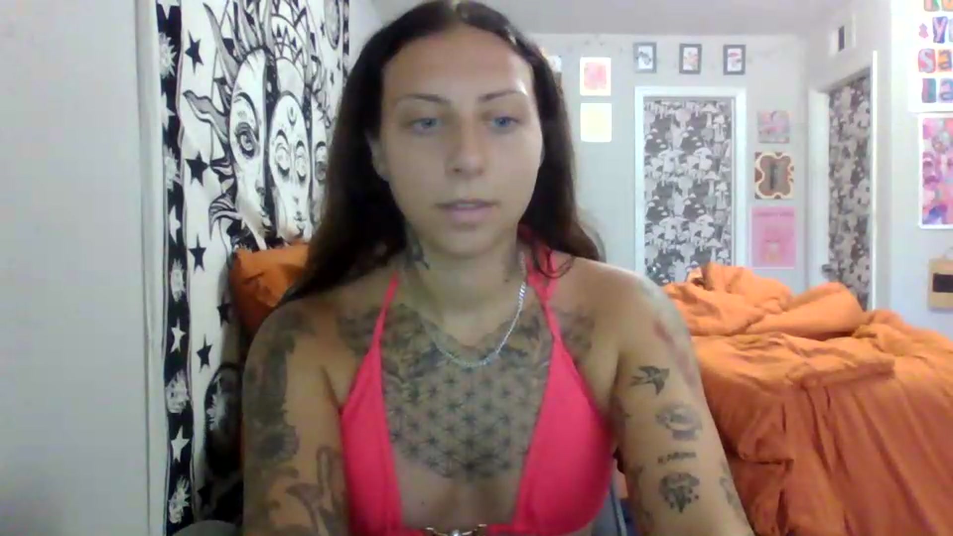 Gallery image thumbnail from LuckyLucy's myfreecams stream on, 06/22/2026, 20:22 image 17 of 20