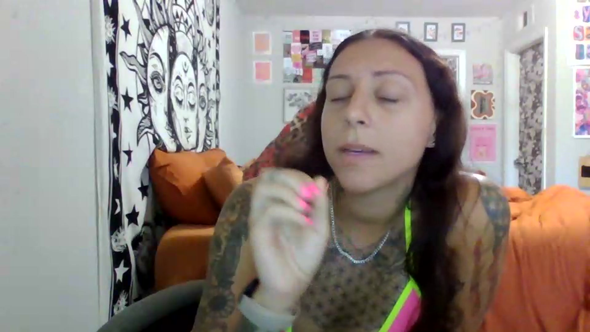 Gallery image thumbnail from LuckyLucy's myfreecams stream on, 06/28/2026, 15:19 image 12 of 20