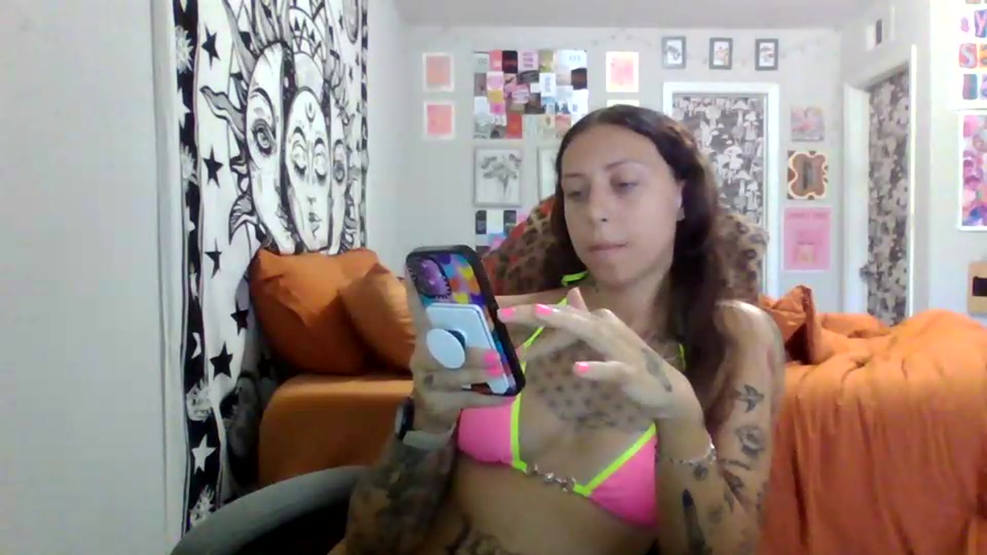 Gallery image thumbnail from LuckyLucy's myfreecams stream on, 06/28/2026, 15:19 image 10 of 20