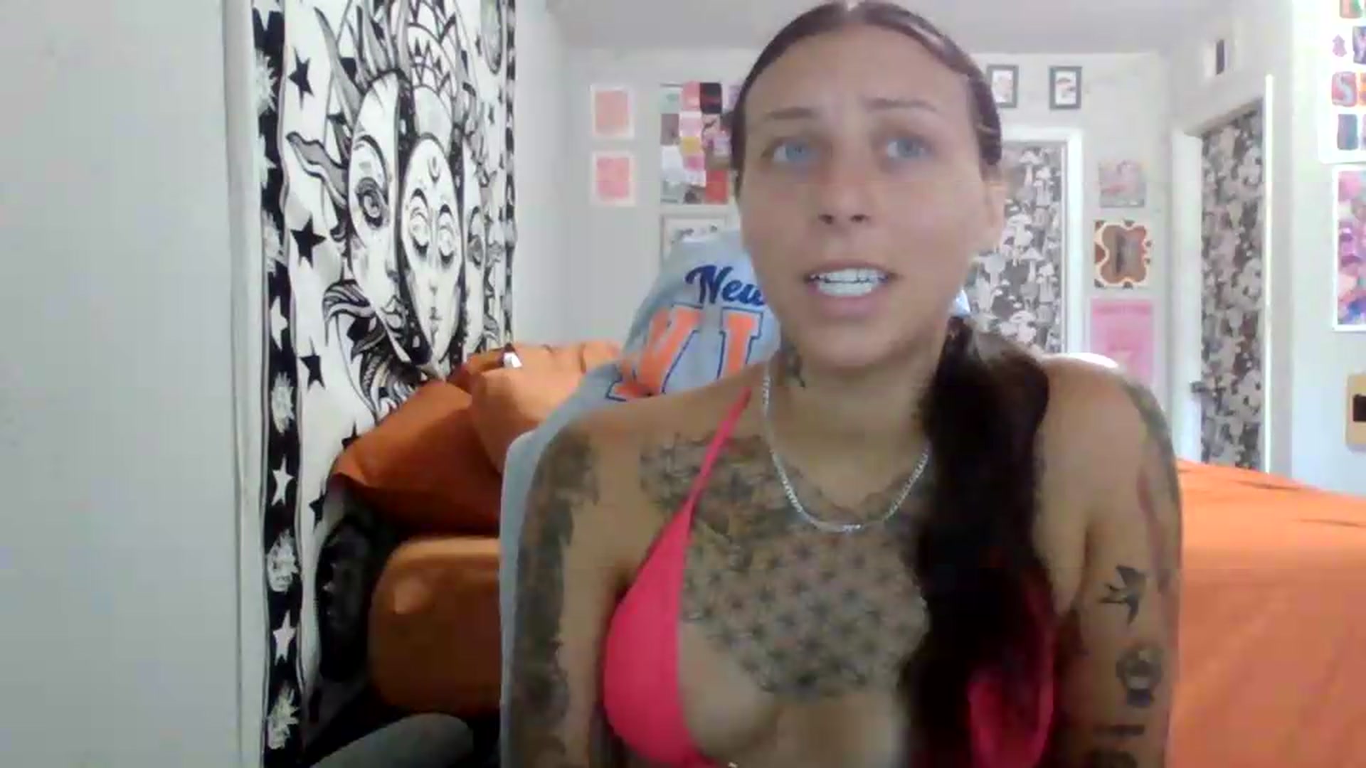 Gallery image thumbnail from LuckyLucy's myfreecams stream on, 07/05/2026, 16:28 image 4 of 20