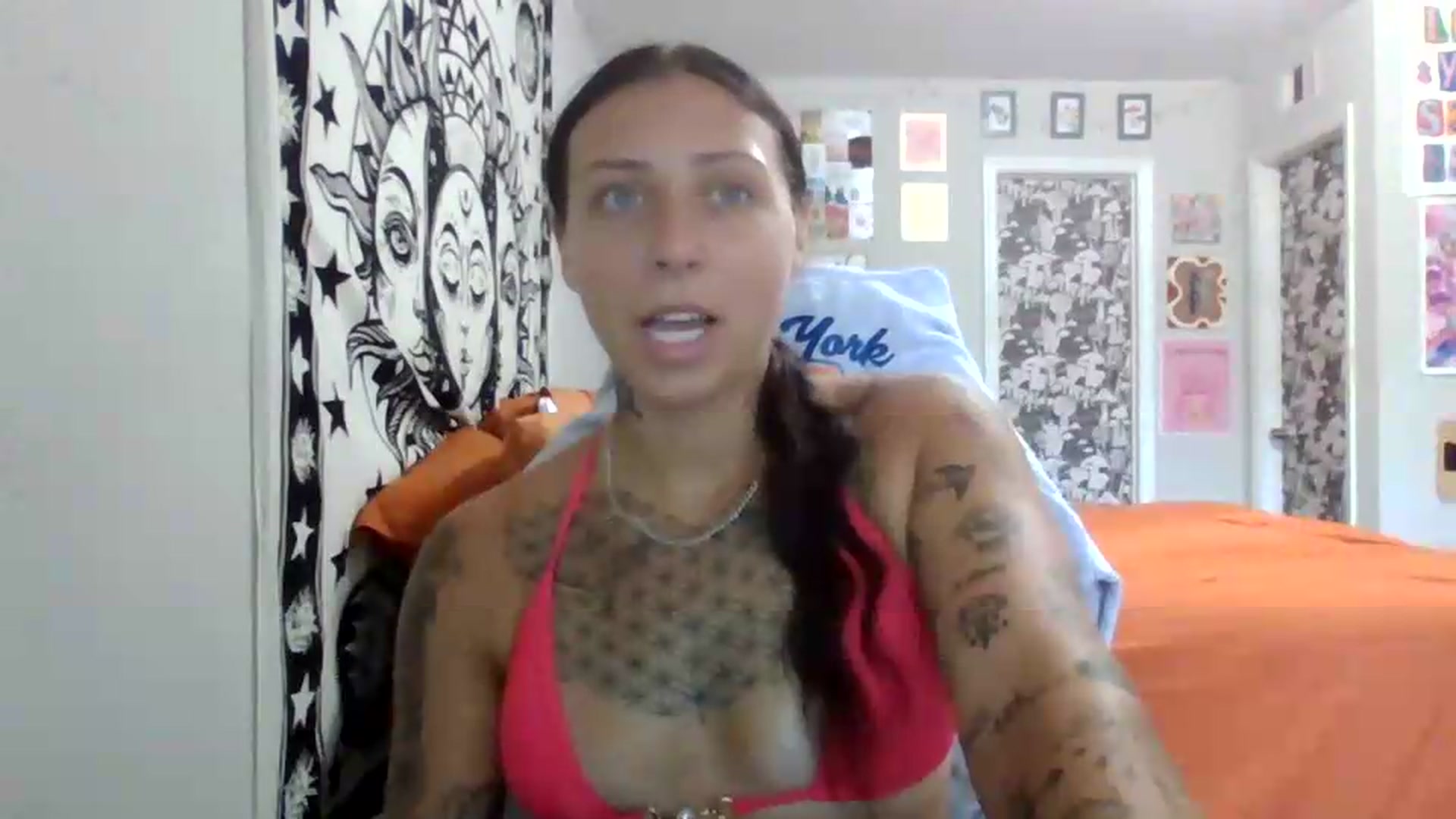 Gallery image thumbnail from LuckyLucy's myfreecams stream on, 07/05/2026, 16:28 image 18 of 20