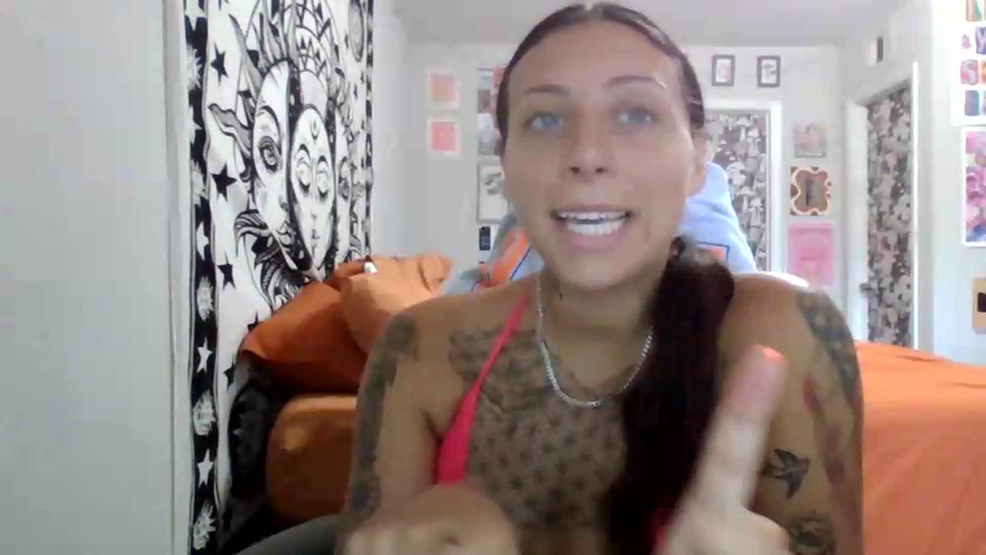 Gallery image thumbnail from LuckyLucy's myfreecams stream on, 07/05/2026, 16:28 image 5 of 20