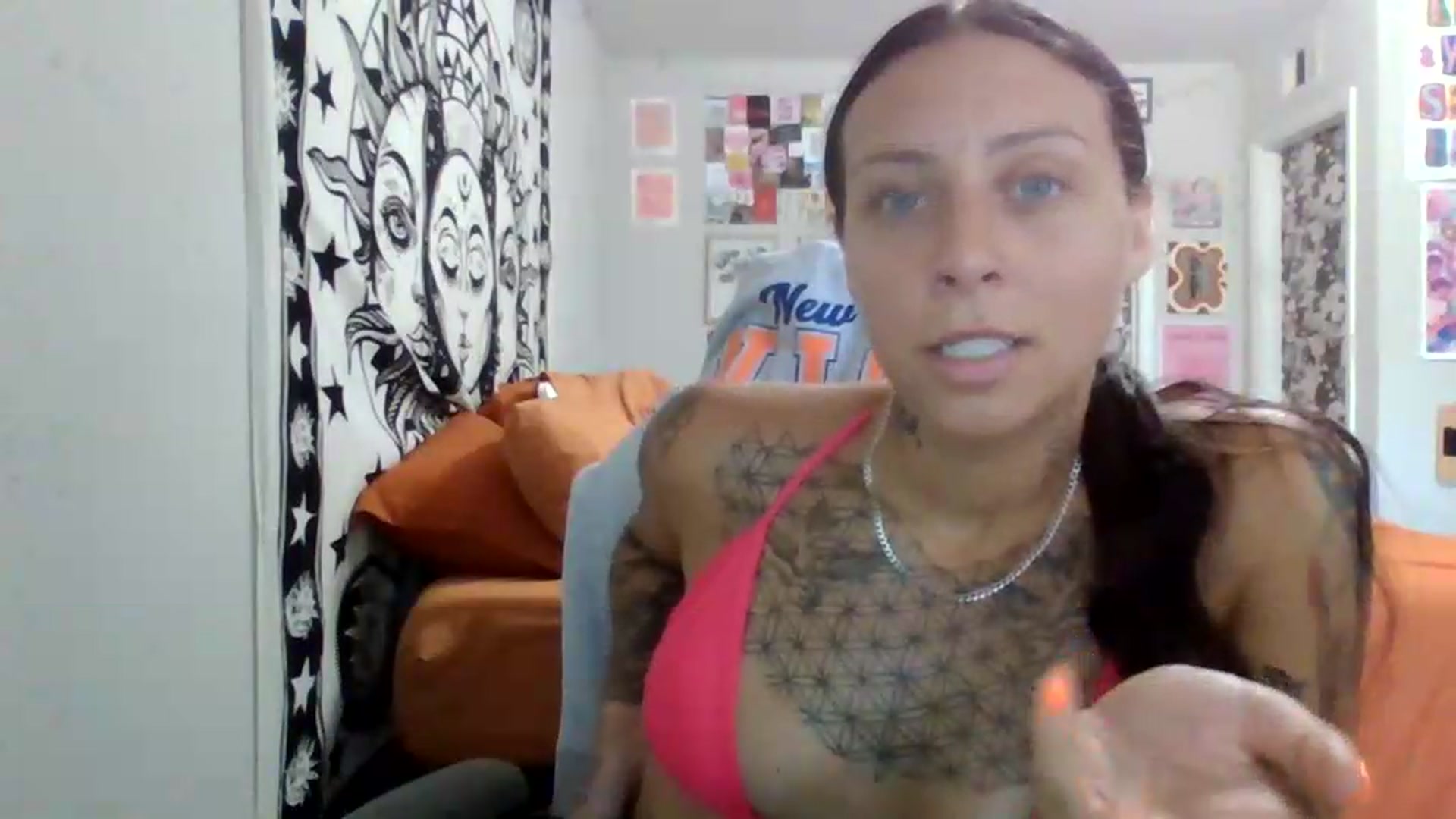 Gallery image thumbnail from LuckyLucy's myfreecams stream on, 07/05/2026, 16:28 image 8 of 20