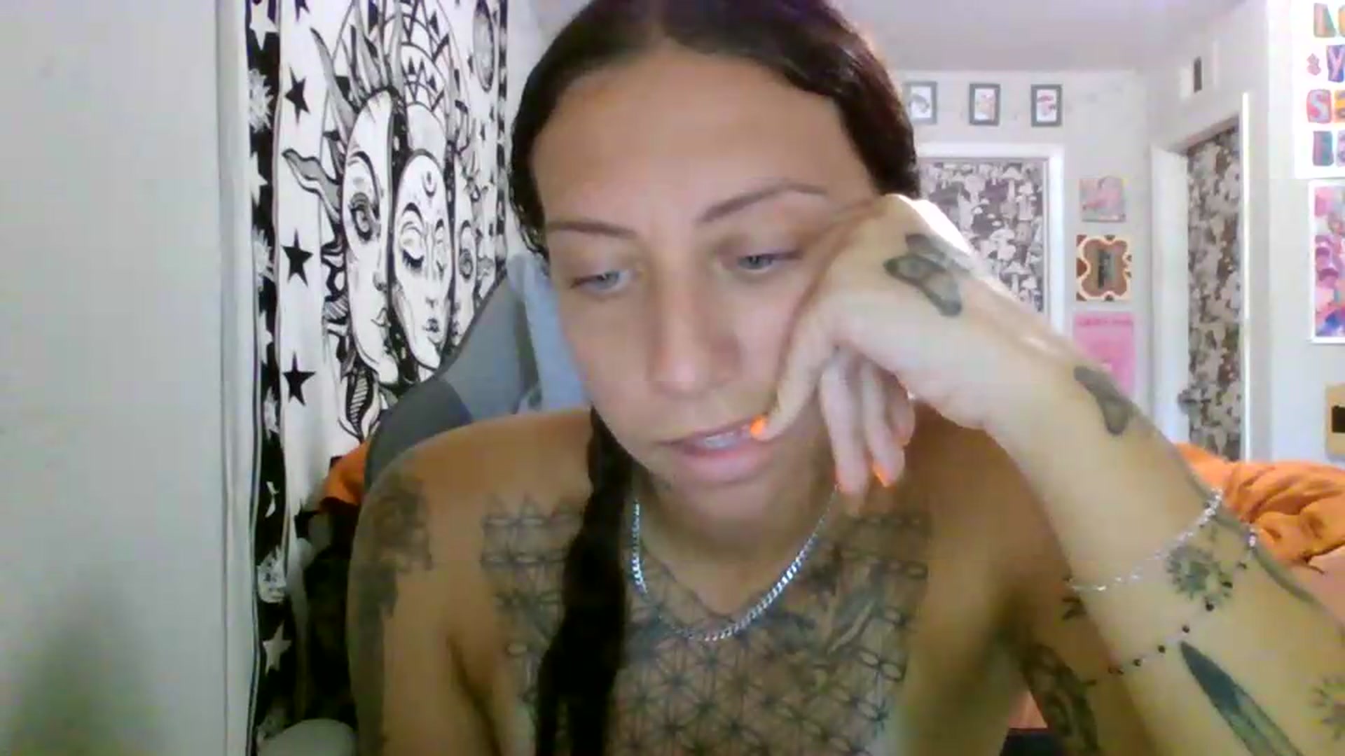 Gallery image thumbnail from LuckyLucy's myfreecams stream on, 07/19/2026, 16:39 image 13 of 20