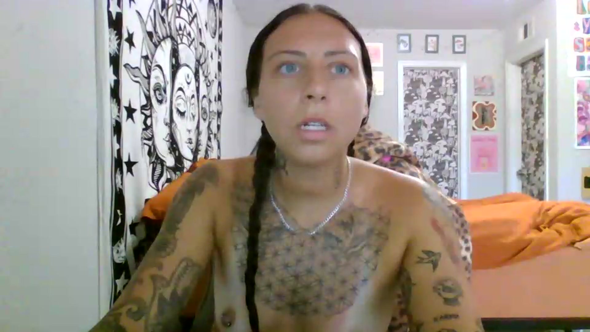 Gallery image thumbnail from LuckyLucy's myfreecams stream on, 07/19/2026, 16:39 image 7 of 20