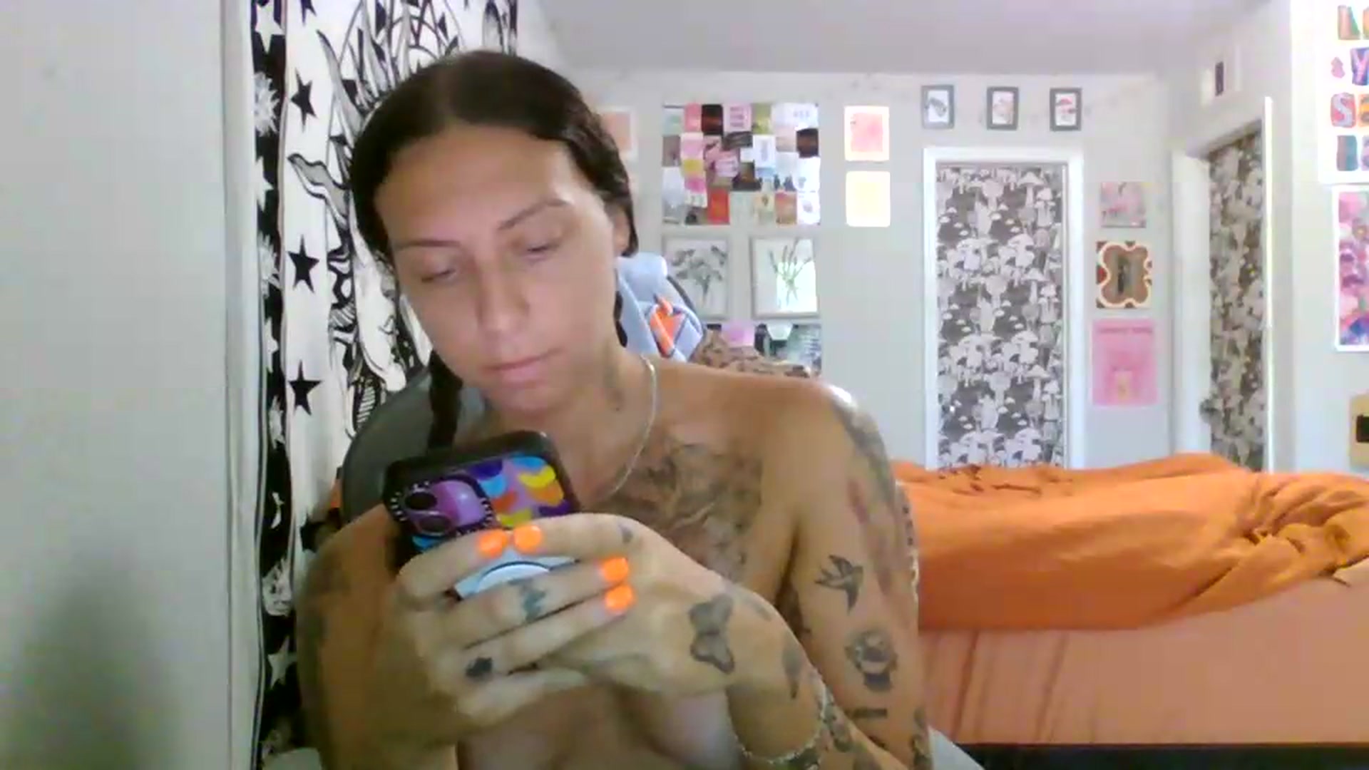 Gallery image thumbnail from LuckyLucy's myfreecams stream on, 07/19/2026, 16:39 image 14 of 20