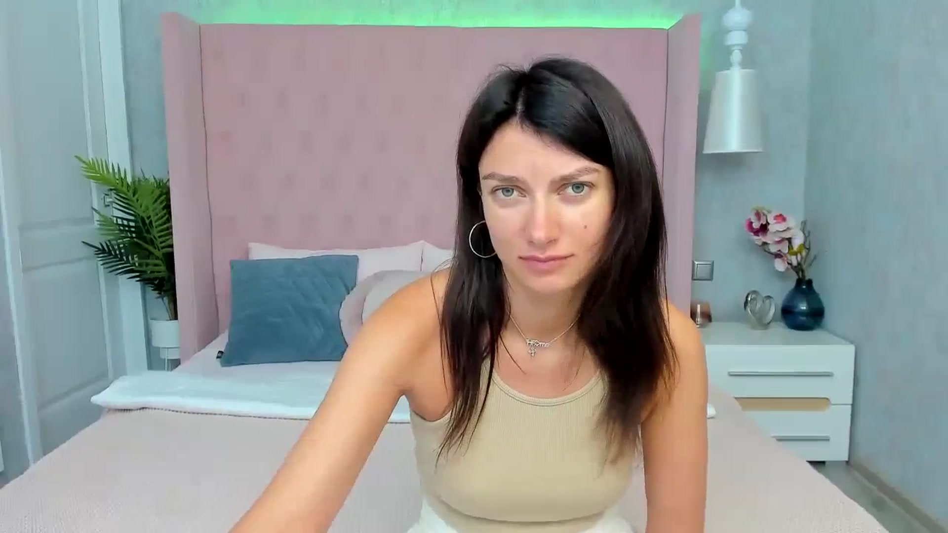 Gallery image thumbnail from LuckySandra's myfreecams stream on, 07/25/2023, 12:00 image 15 of 20