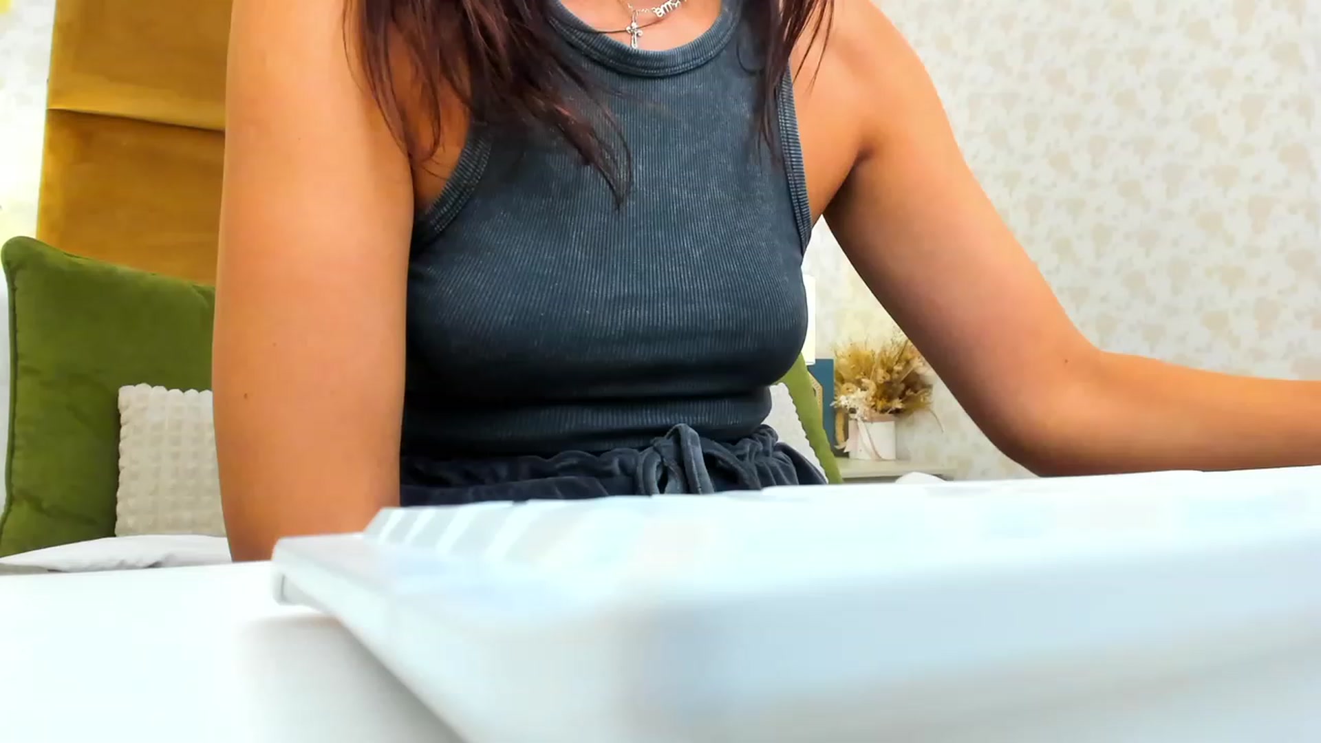 Gallery image thumbnail from LuckySandra's myfreecams stream on, 08/13/2023, 09:26 image 10 of 20