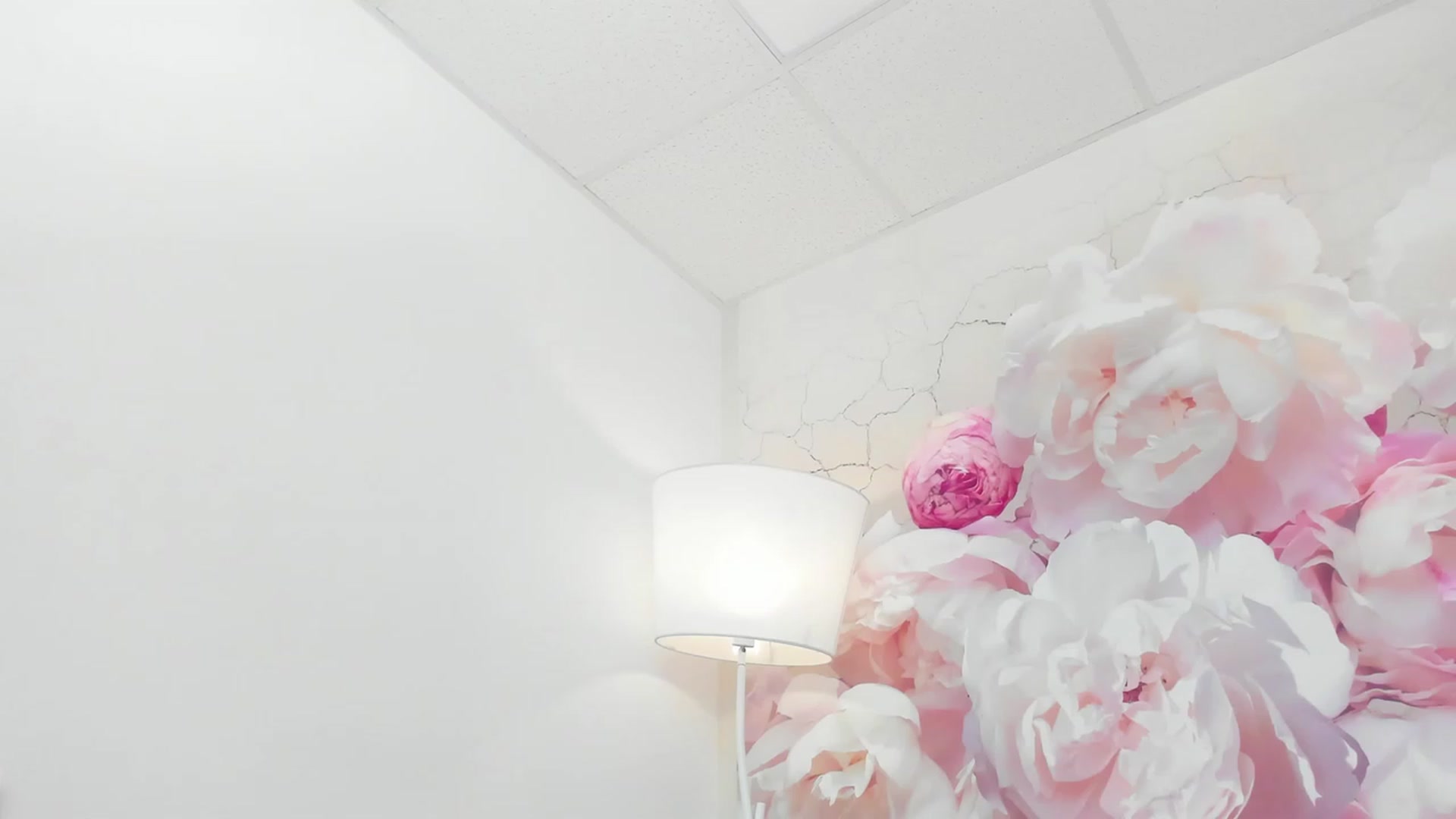 Gallery image thumbnail from LuckySandra's myfreecams stream on, 08/17/2023, 11:55 image 15 of 20