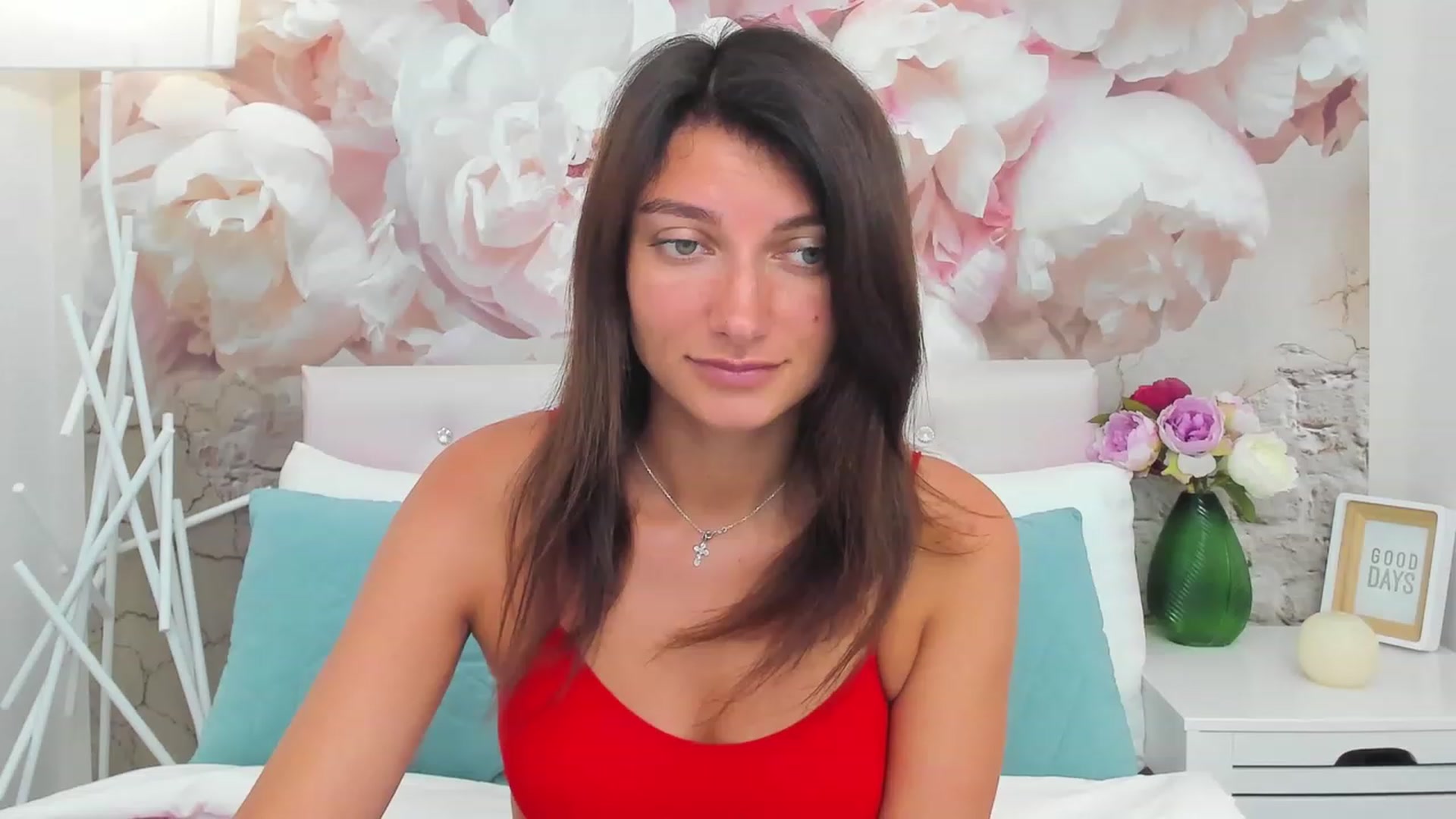 Gallery image thumbnail from LuckySandra's myfreecams stream on, 08/21/2023, 10:17 image 1 of 20