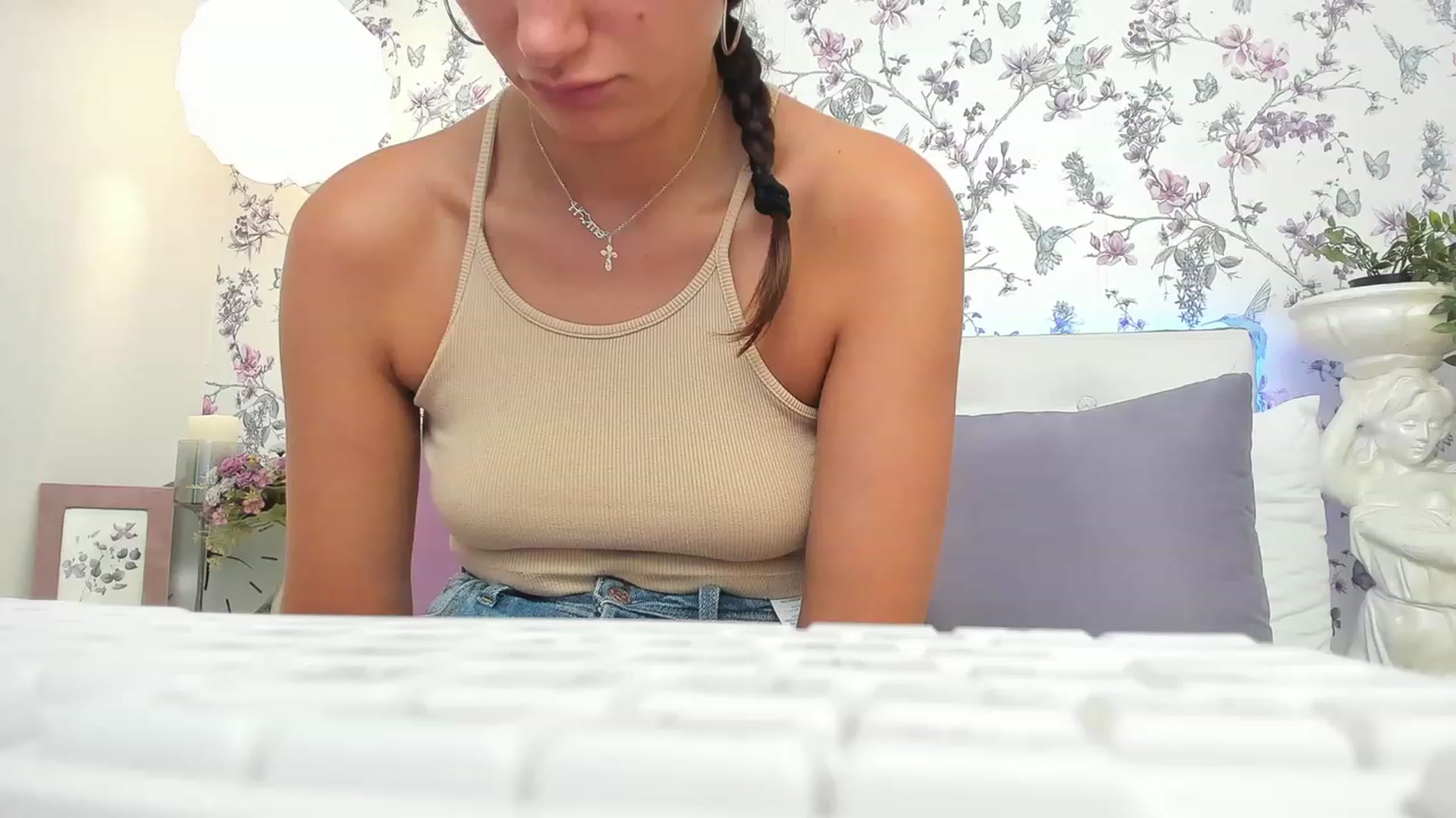 Gallery image thumbnail from LuckySandra's myfreecams stream on, 08/26/2023, 10:47 image 10 of 20
