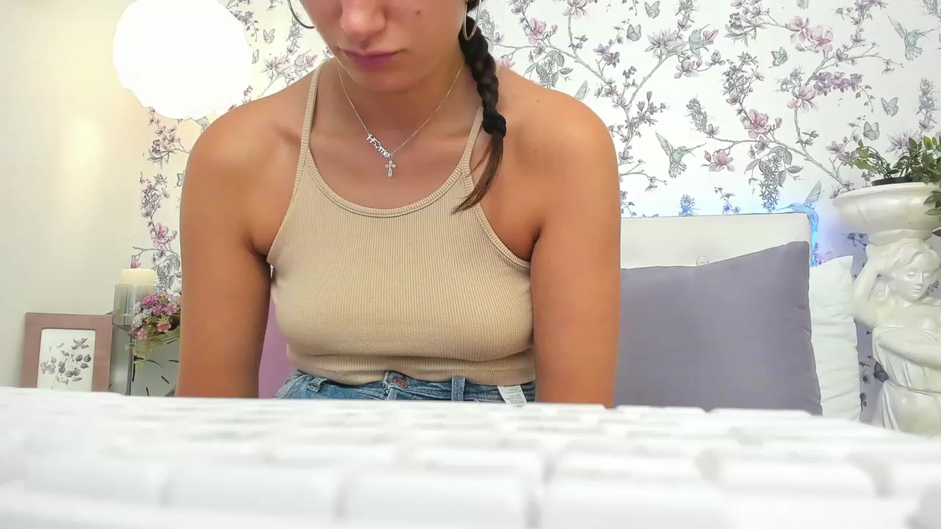 Gallery image thumbnail from LuckySandra's myfreecams stream on, 08/26/2023, 10:47 image 9 of 20