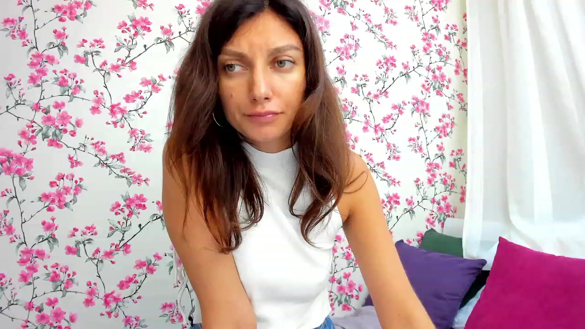 Gallery image thumbnail from LuckySandra's myfreecams stream on, 09/02/2023, 11:04 image 2 of 20